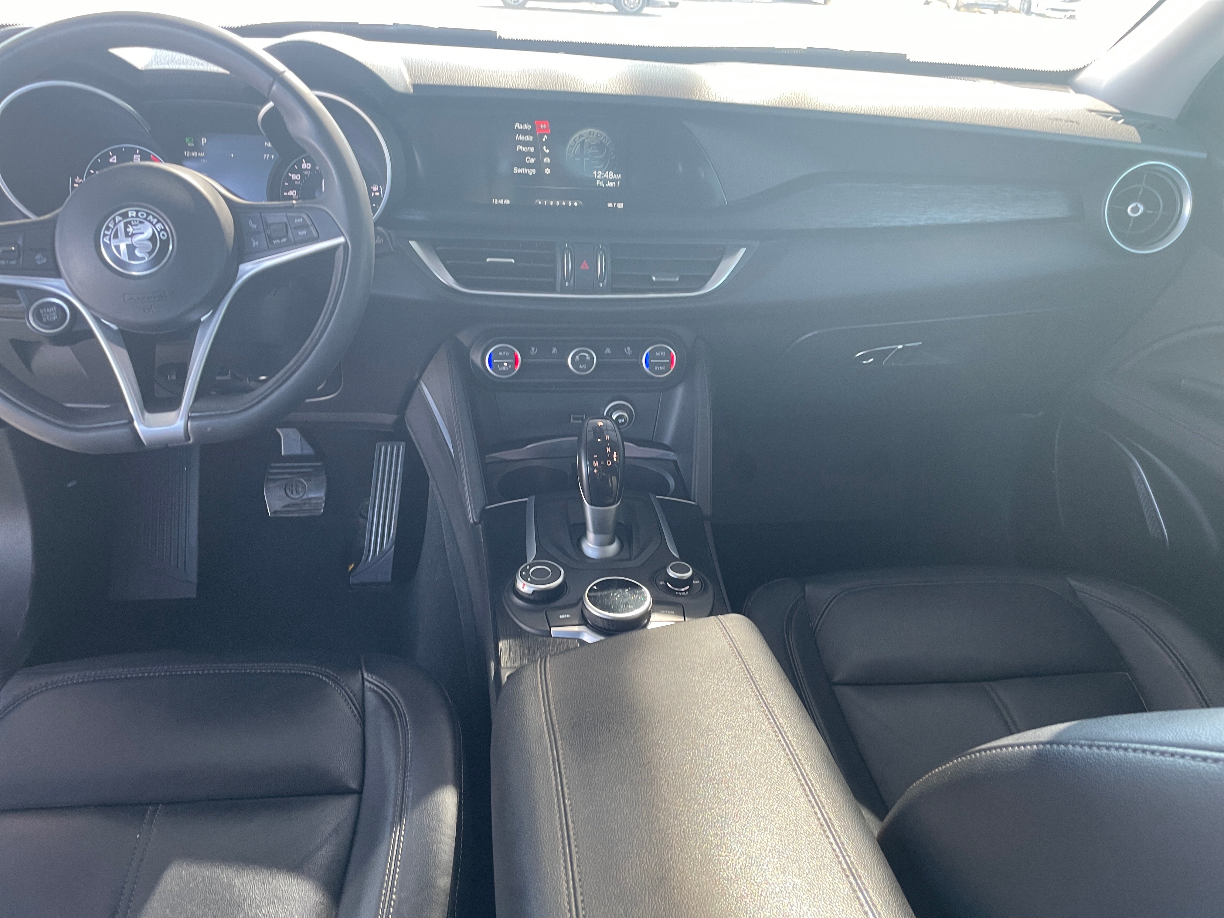 2019 Alfa Romeo Stelvio Base 3