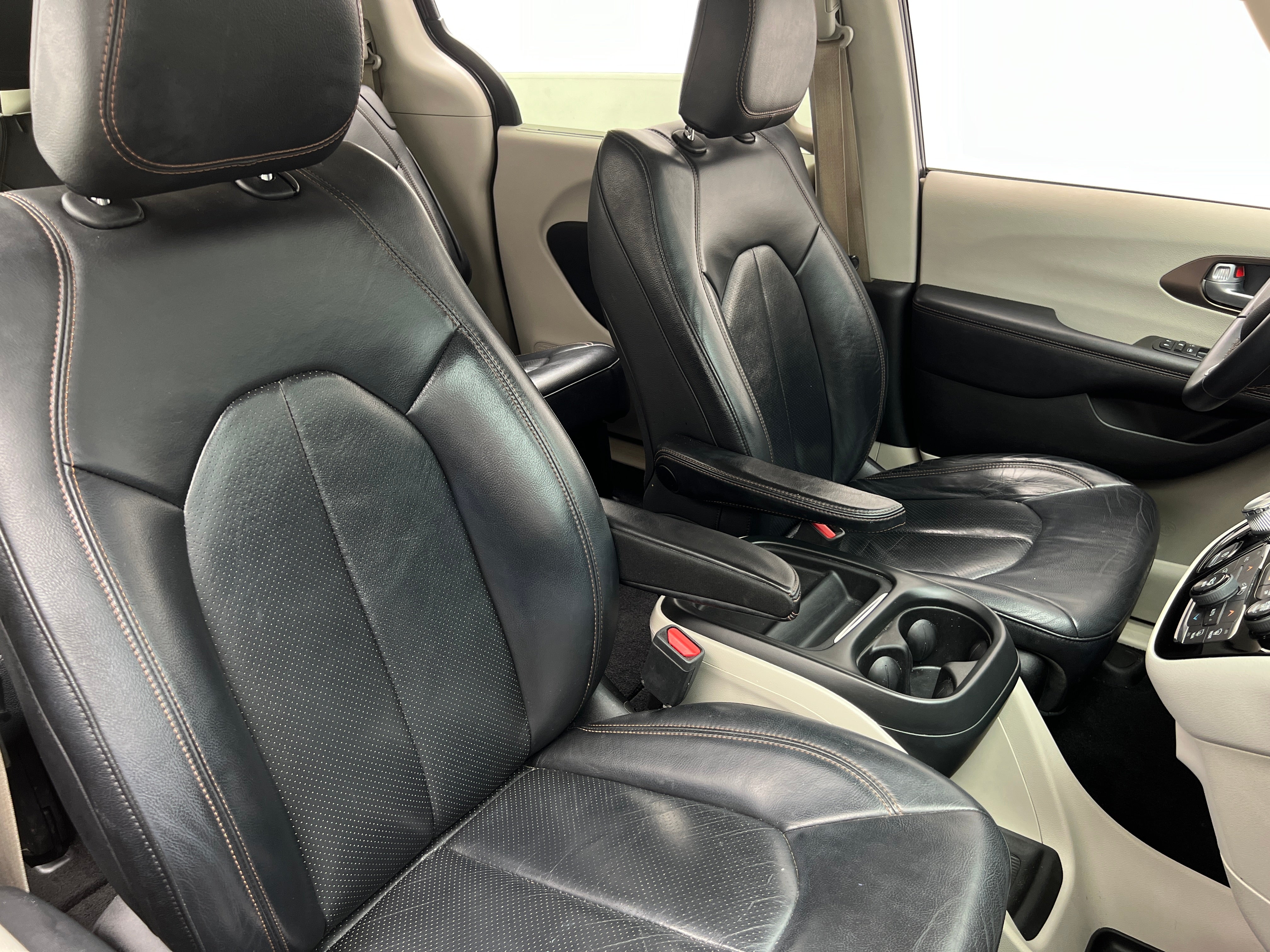 2018 Chrysler Pacifica Touring L 2