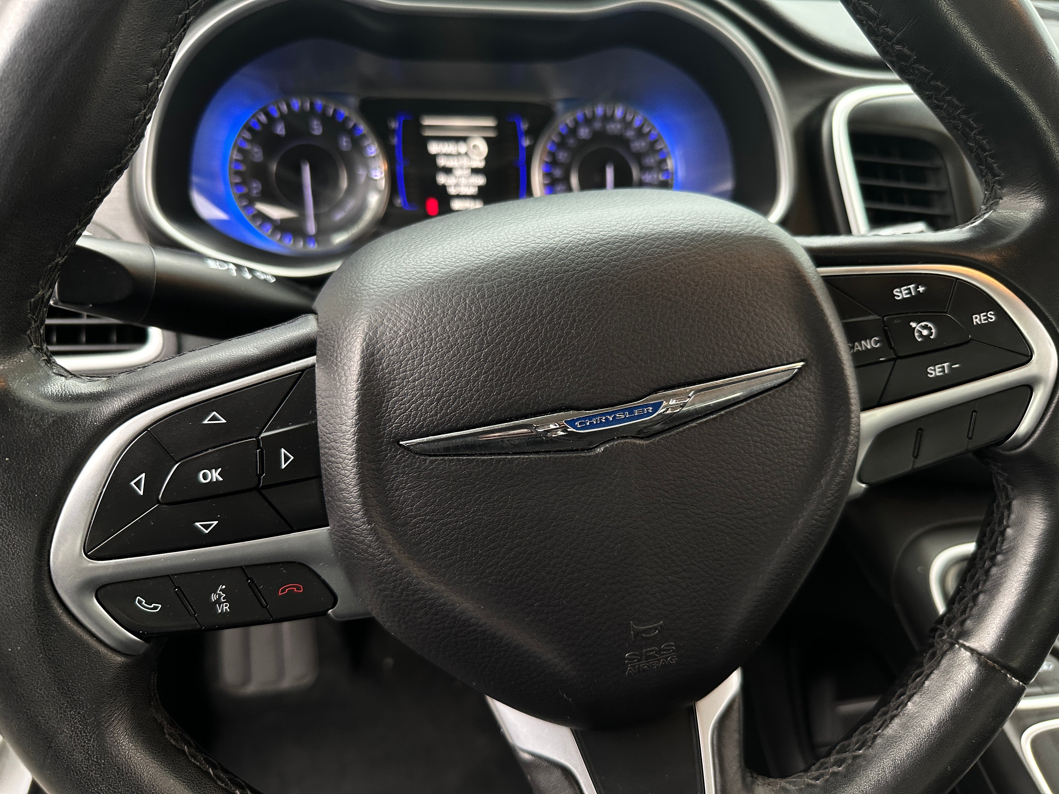 2015 Chrysler 200 Limited 5