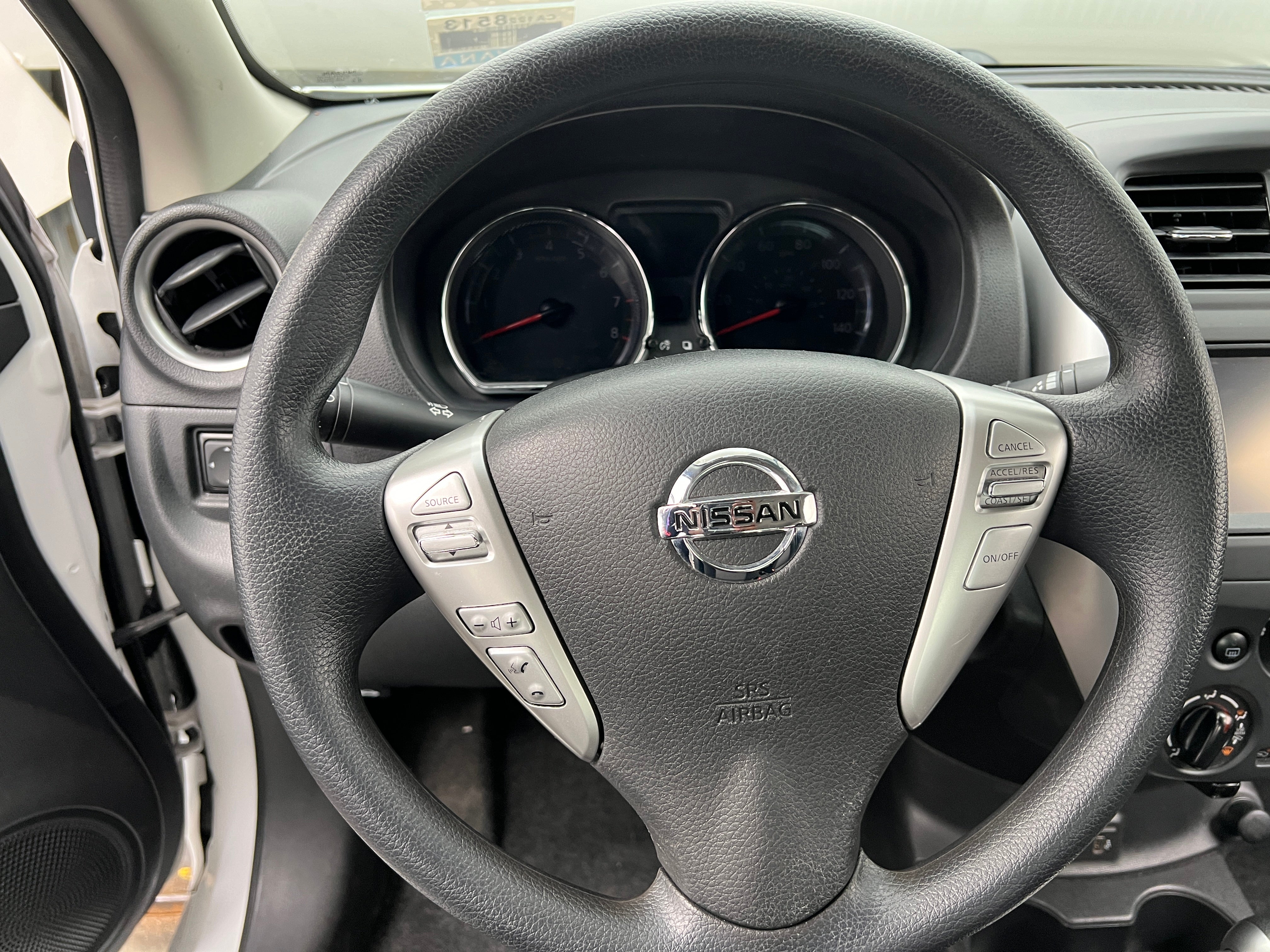 2019 Nissan Versa SV 5