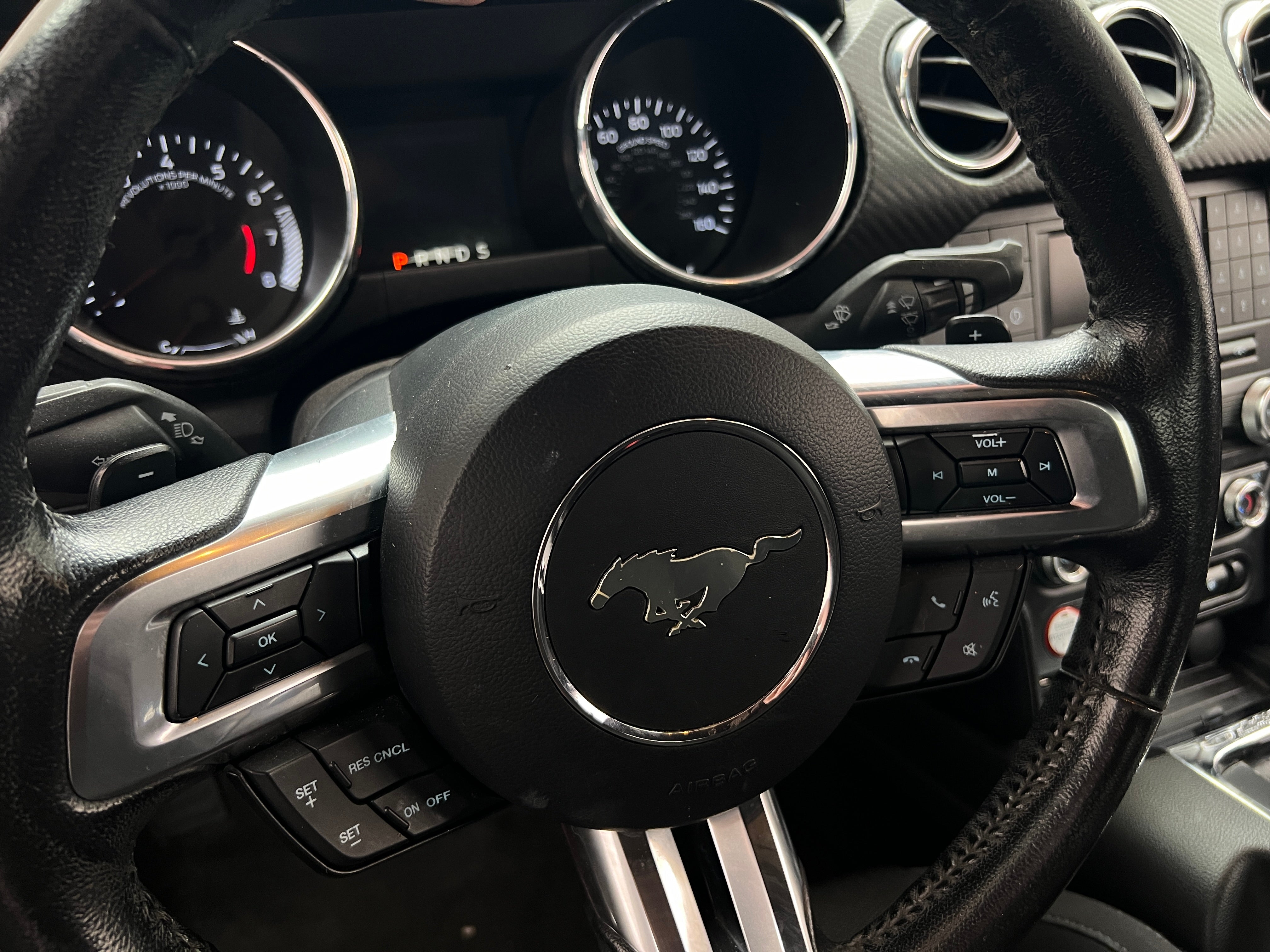 2015 Ford Mustang V6 4