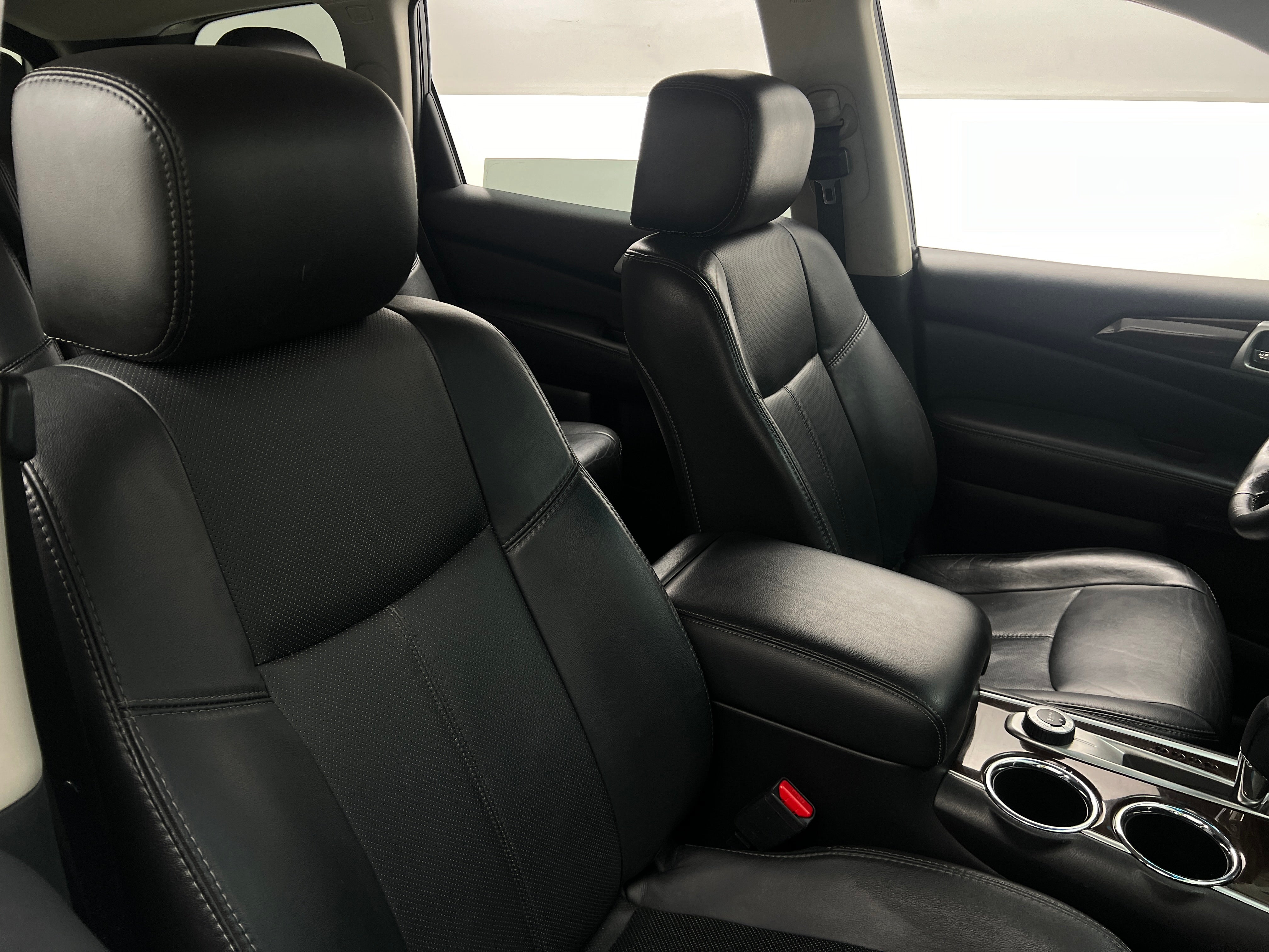 2014 Nissan Pathfinder Platinum 2