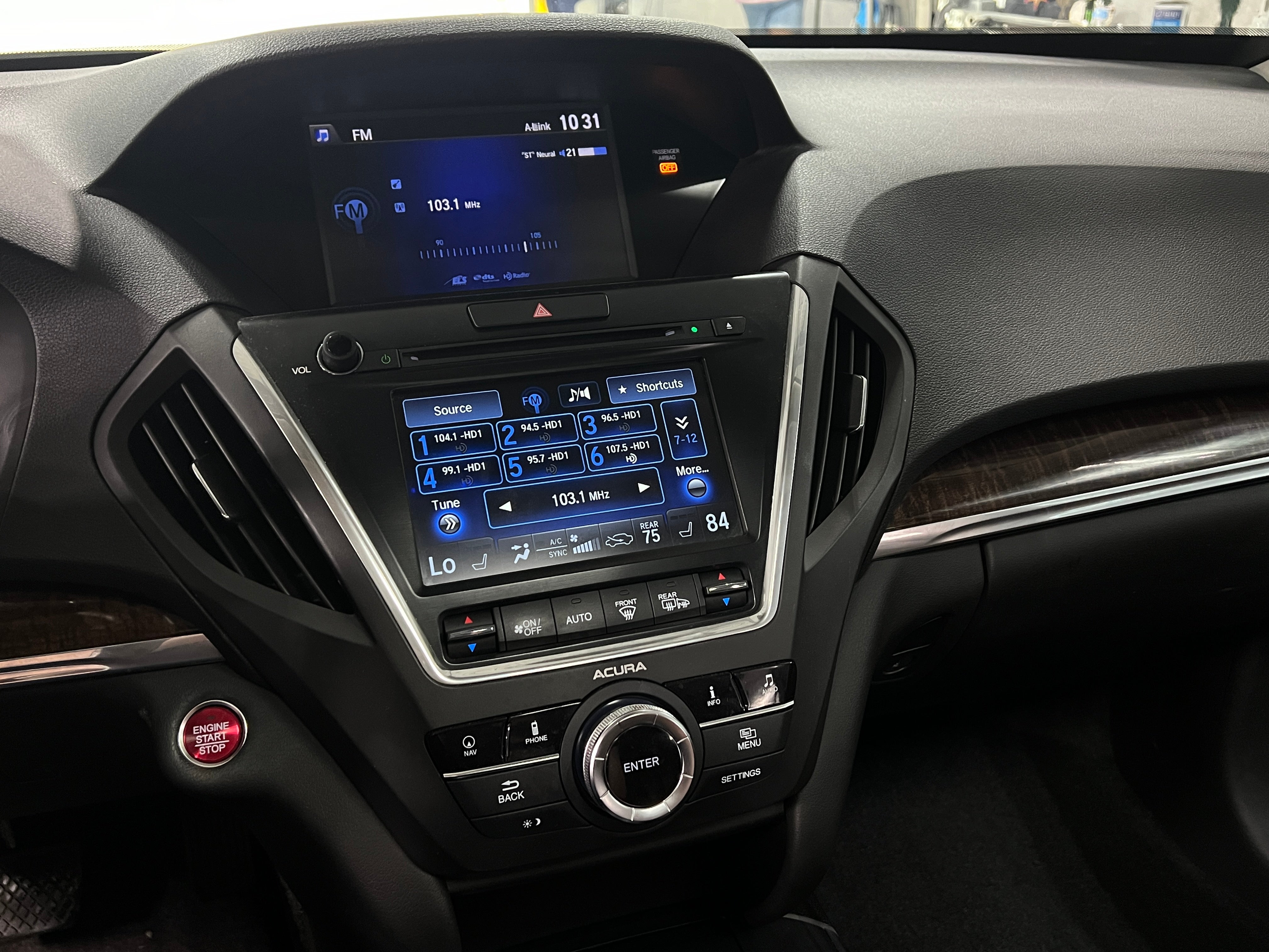 Thumbnail: 2017 Acura MDX - 4