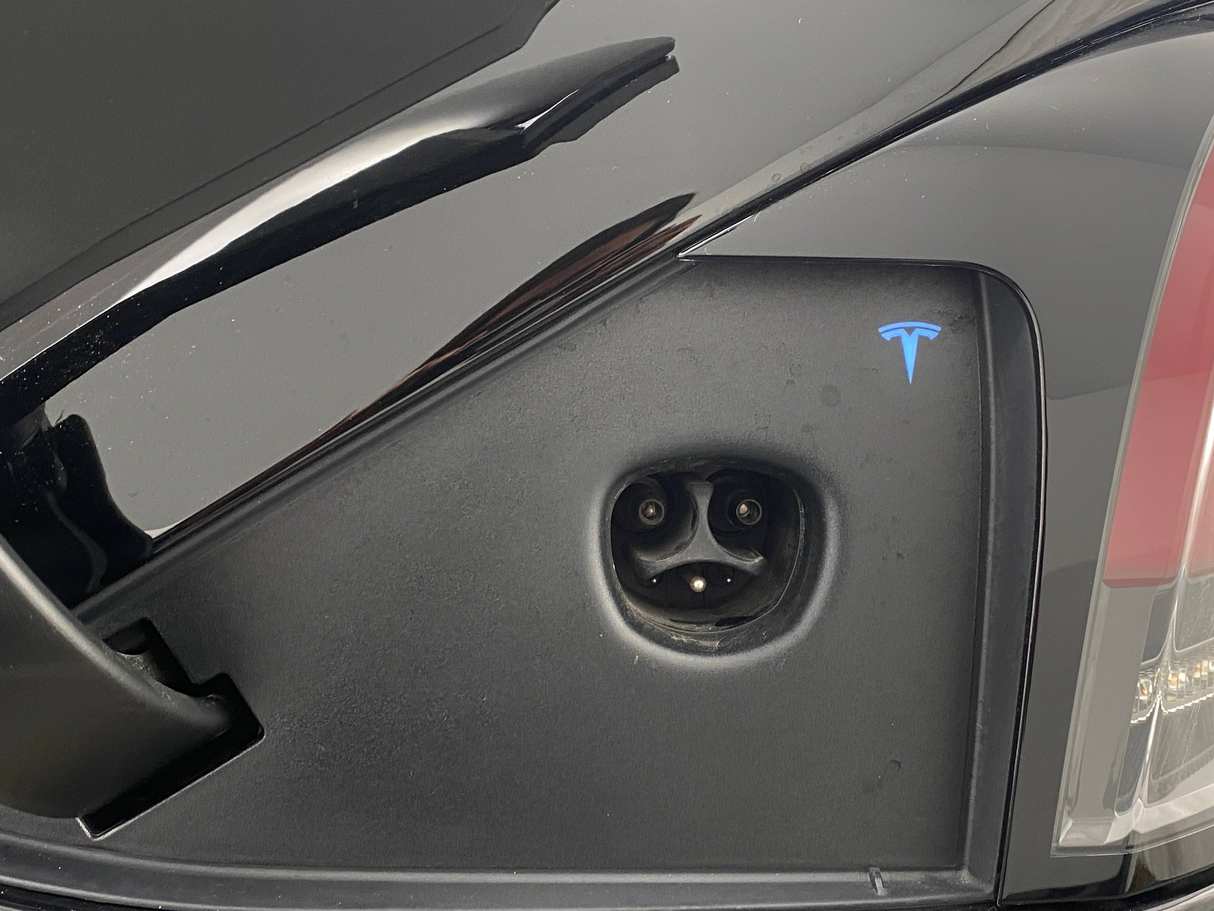 Used 2023 Tesla Model X Long Range with VIN 7SAXCDE56PF417543 for sale in Oak Creek, WI