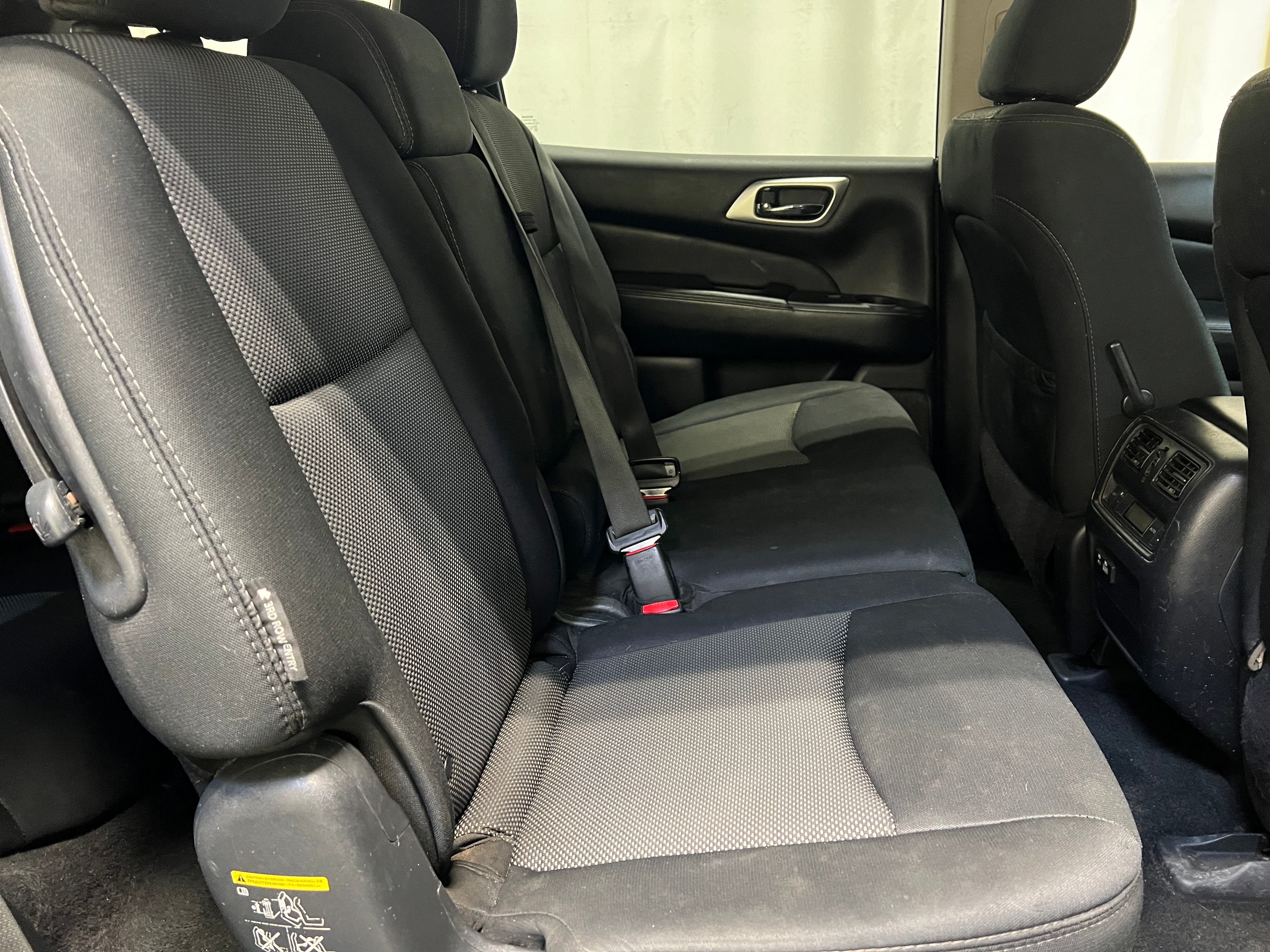 2019 Nissan Pathfinder S 6