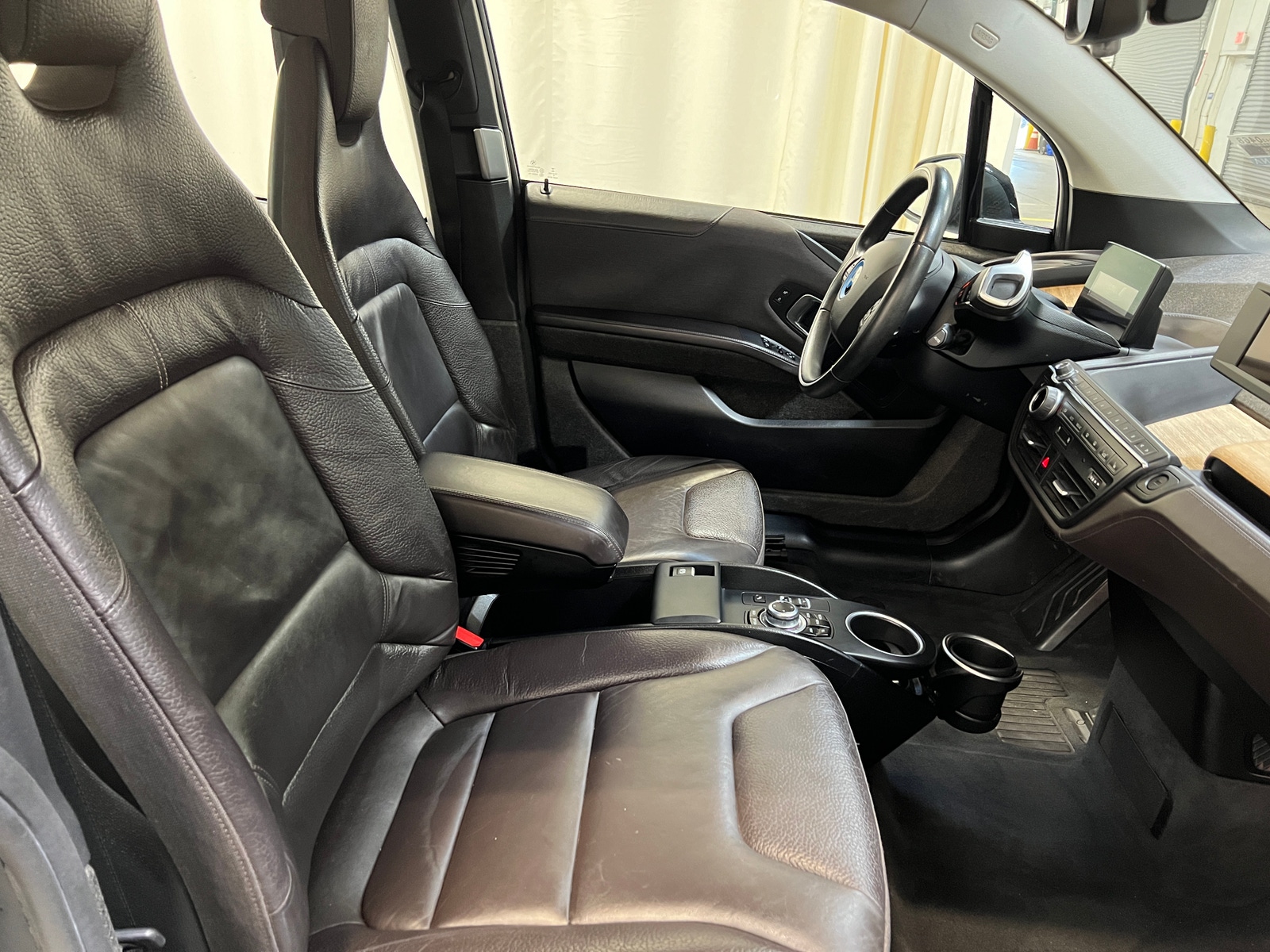 Thumbnail: 2016 BMW i3 - 2