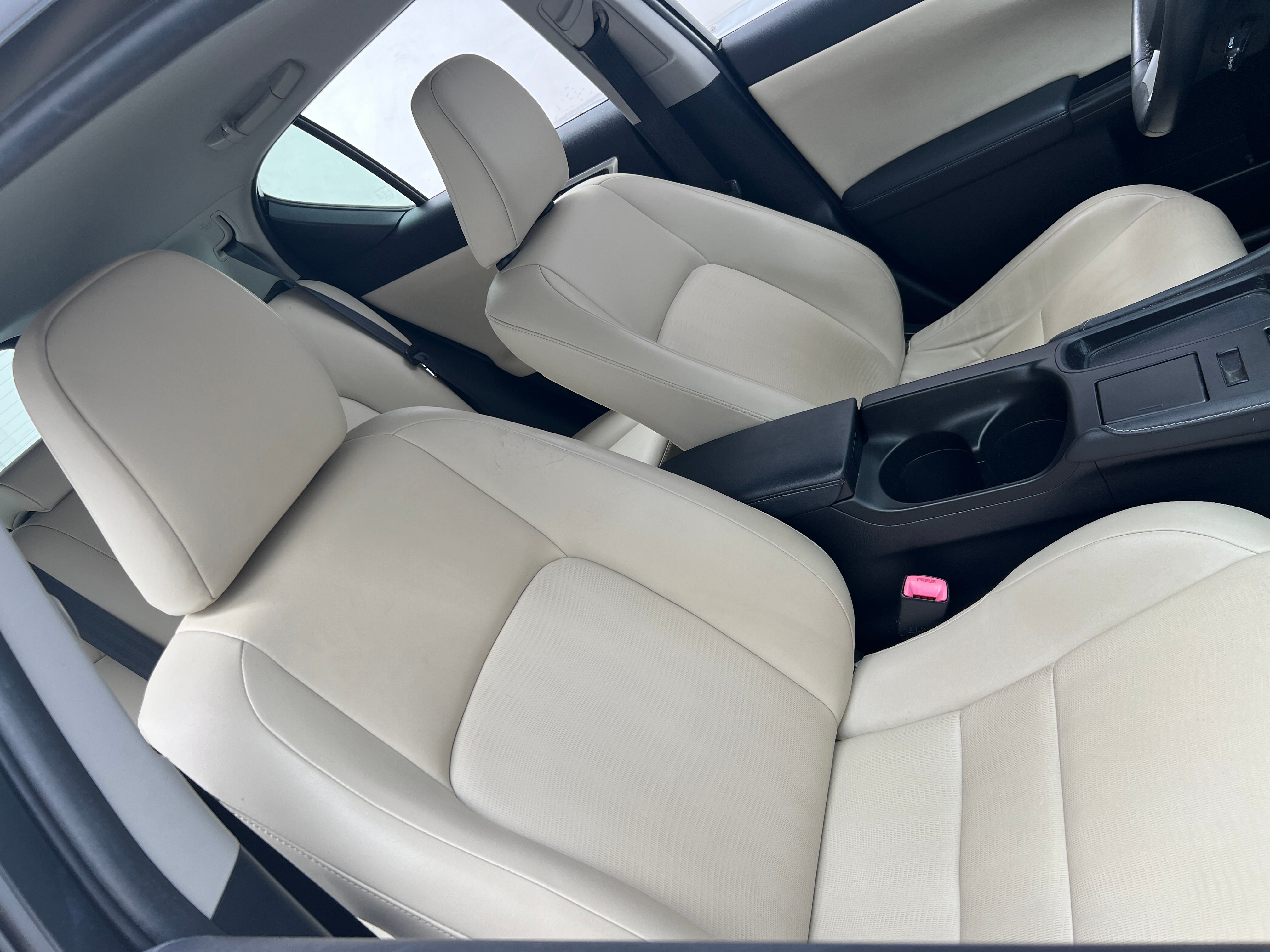 Thumbnail: 2011 Lexus CT - 2
