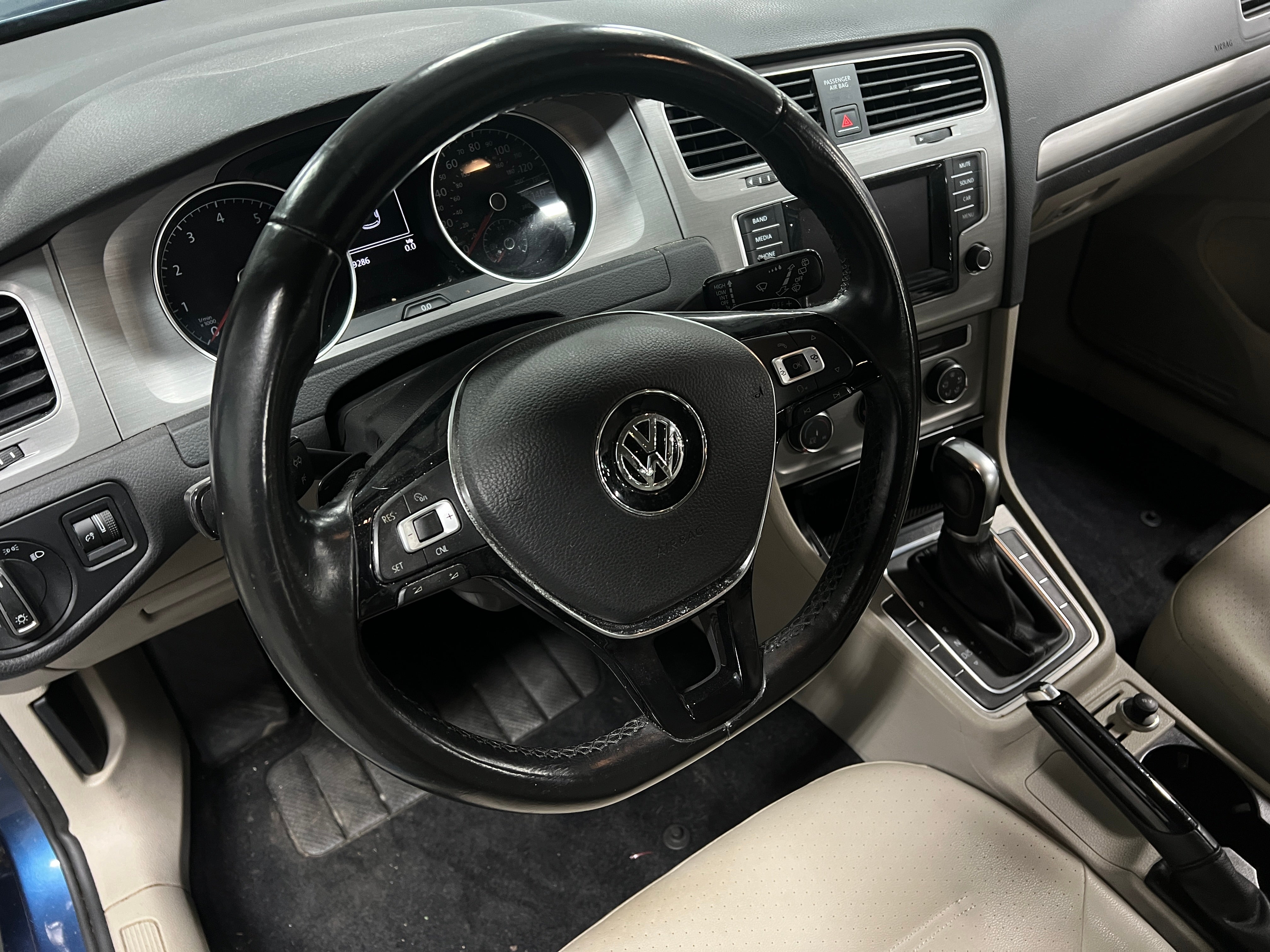 2015 Volkswagen Golf S 5
