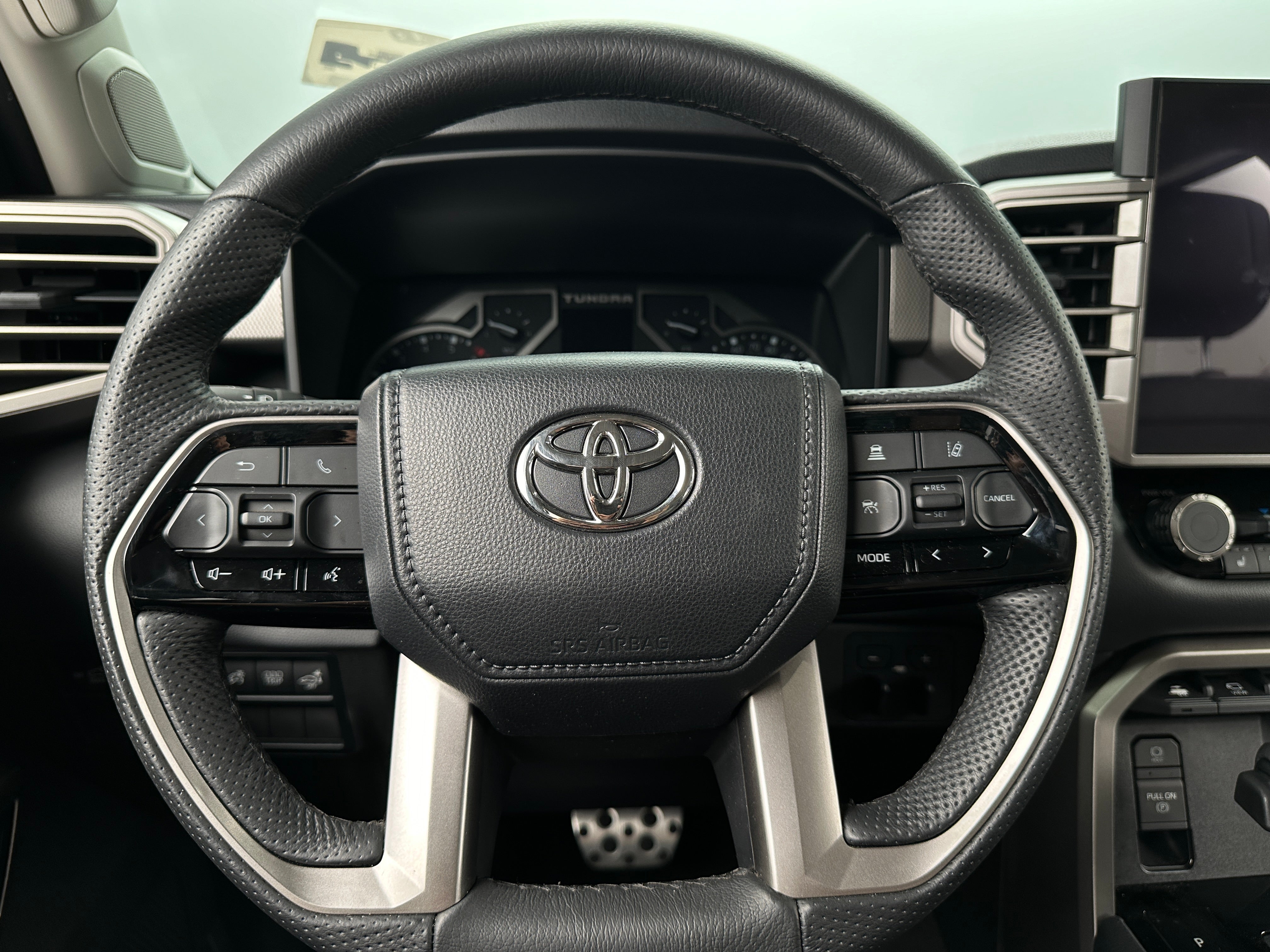 Used 2022 Toyota Tundra Limited with VIN 5TFJA5ABXNX010144 for sale in Little Rock