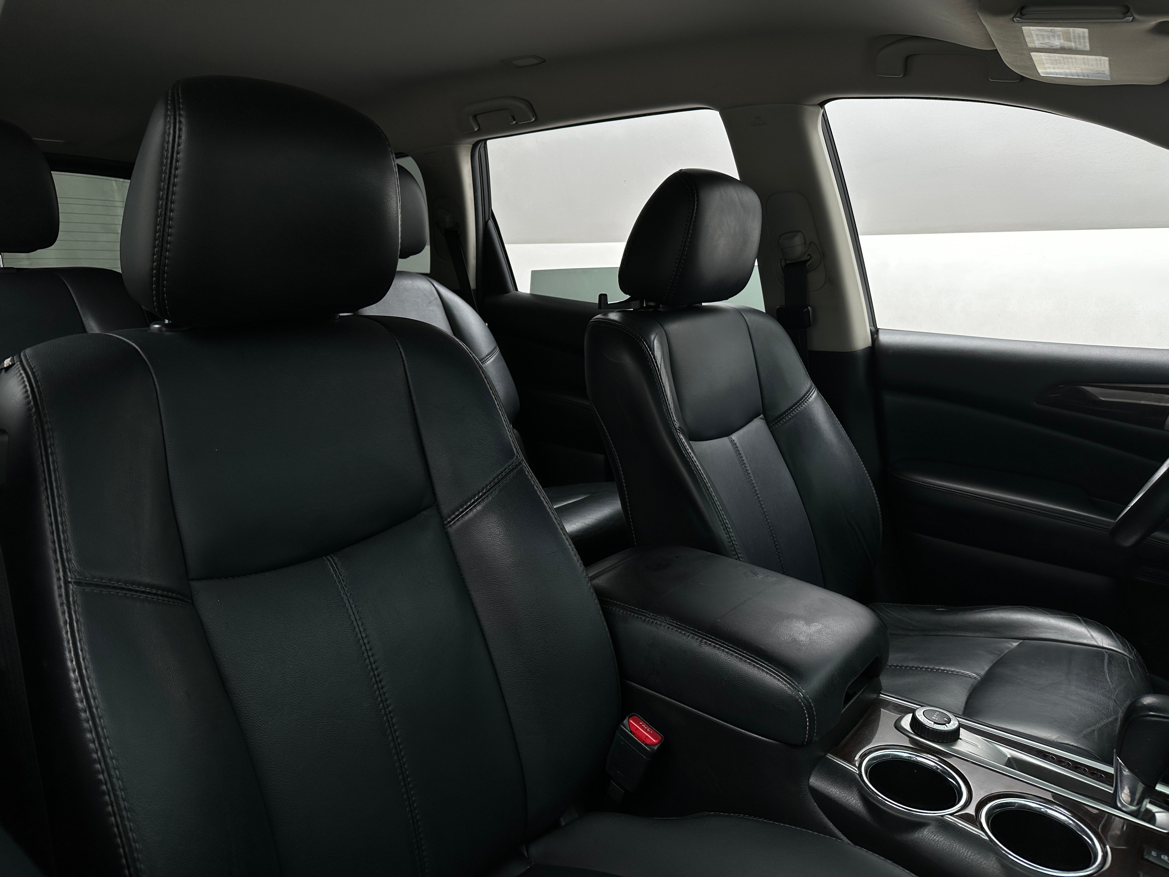 2014 Nissan Pathfinder SL 2