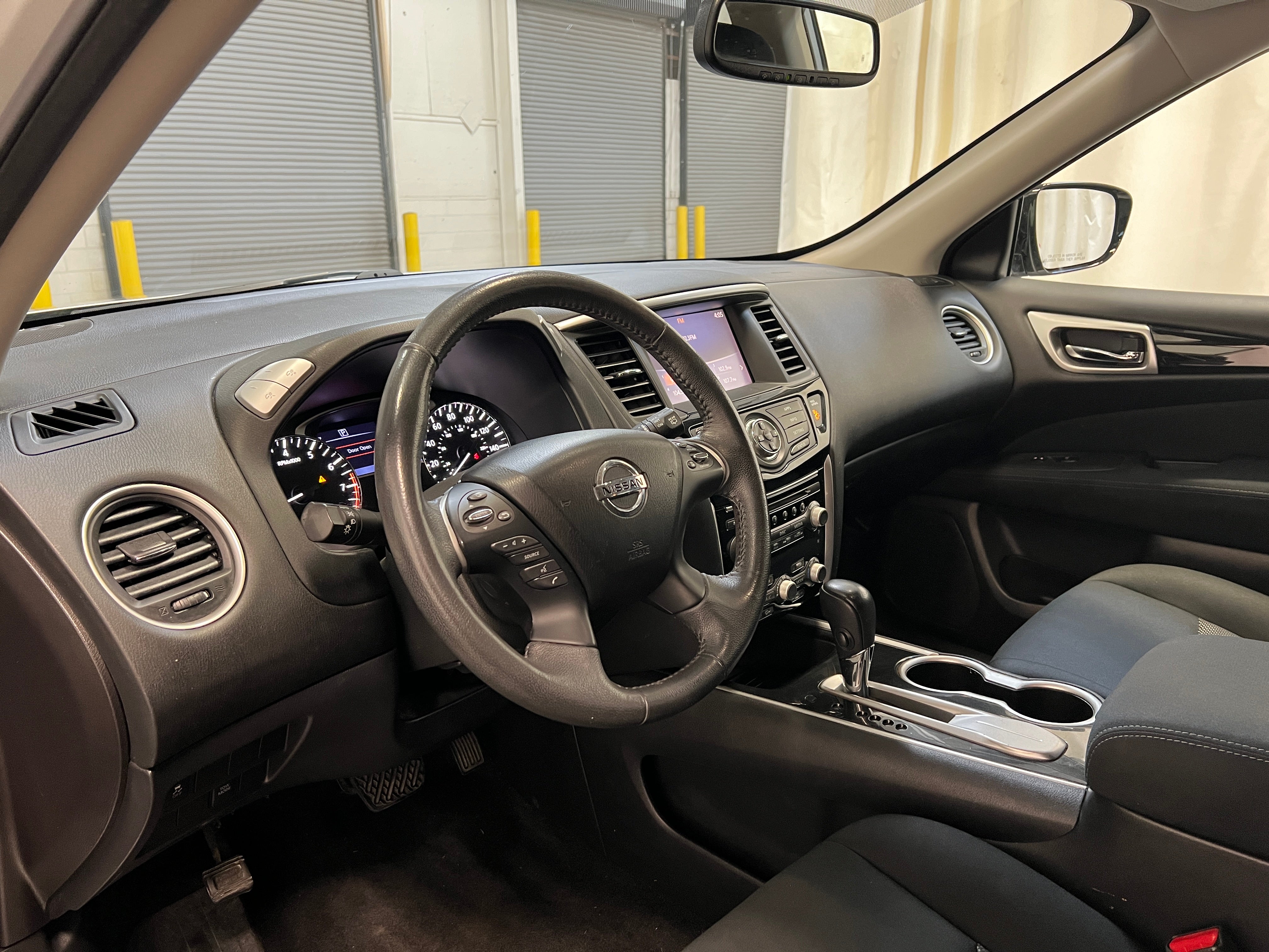 2017 Nissan Pathfinder SV 3