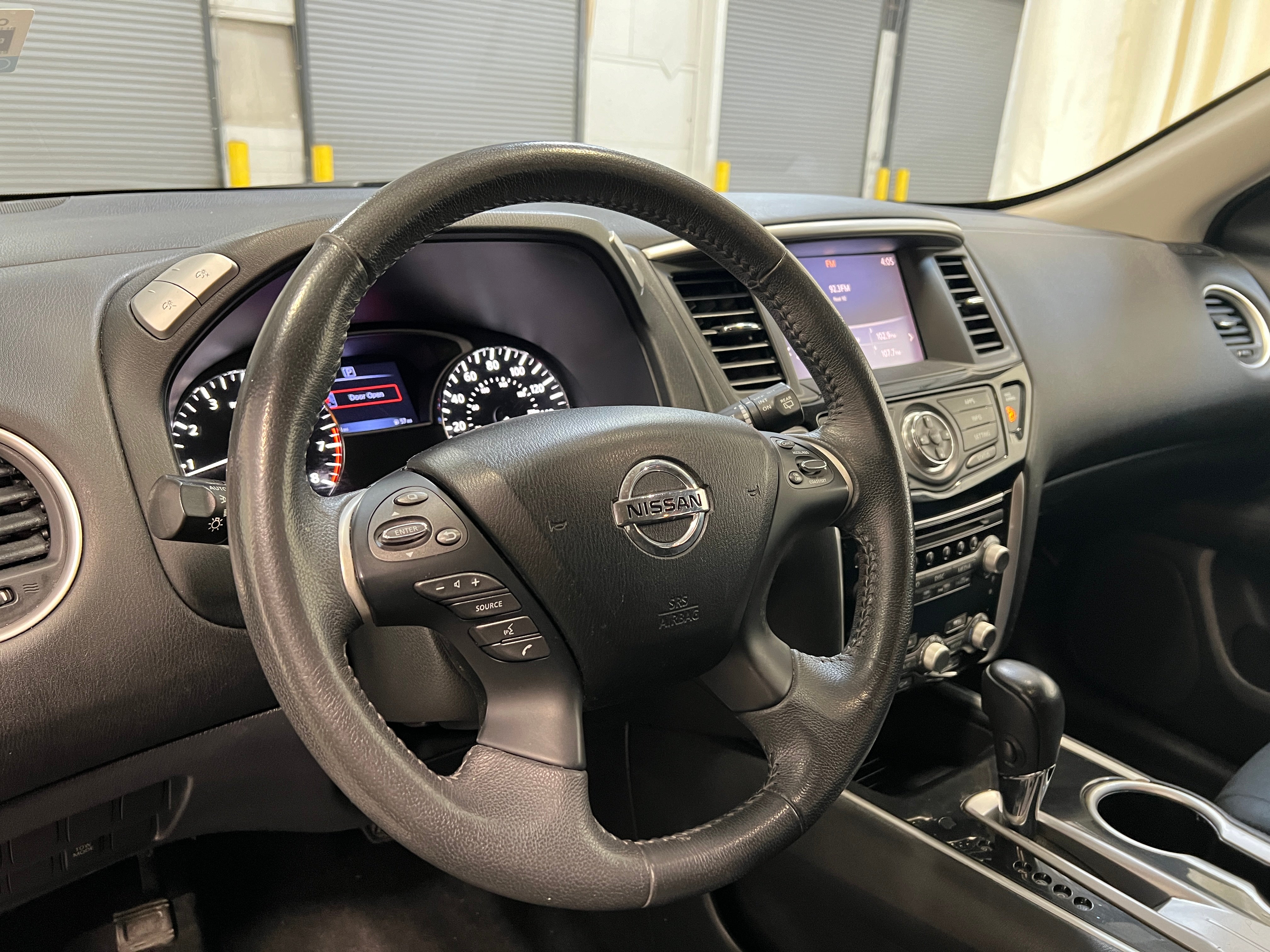 2017 Nissan Pathfinder SV 4
