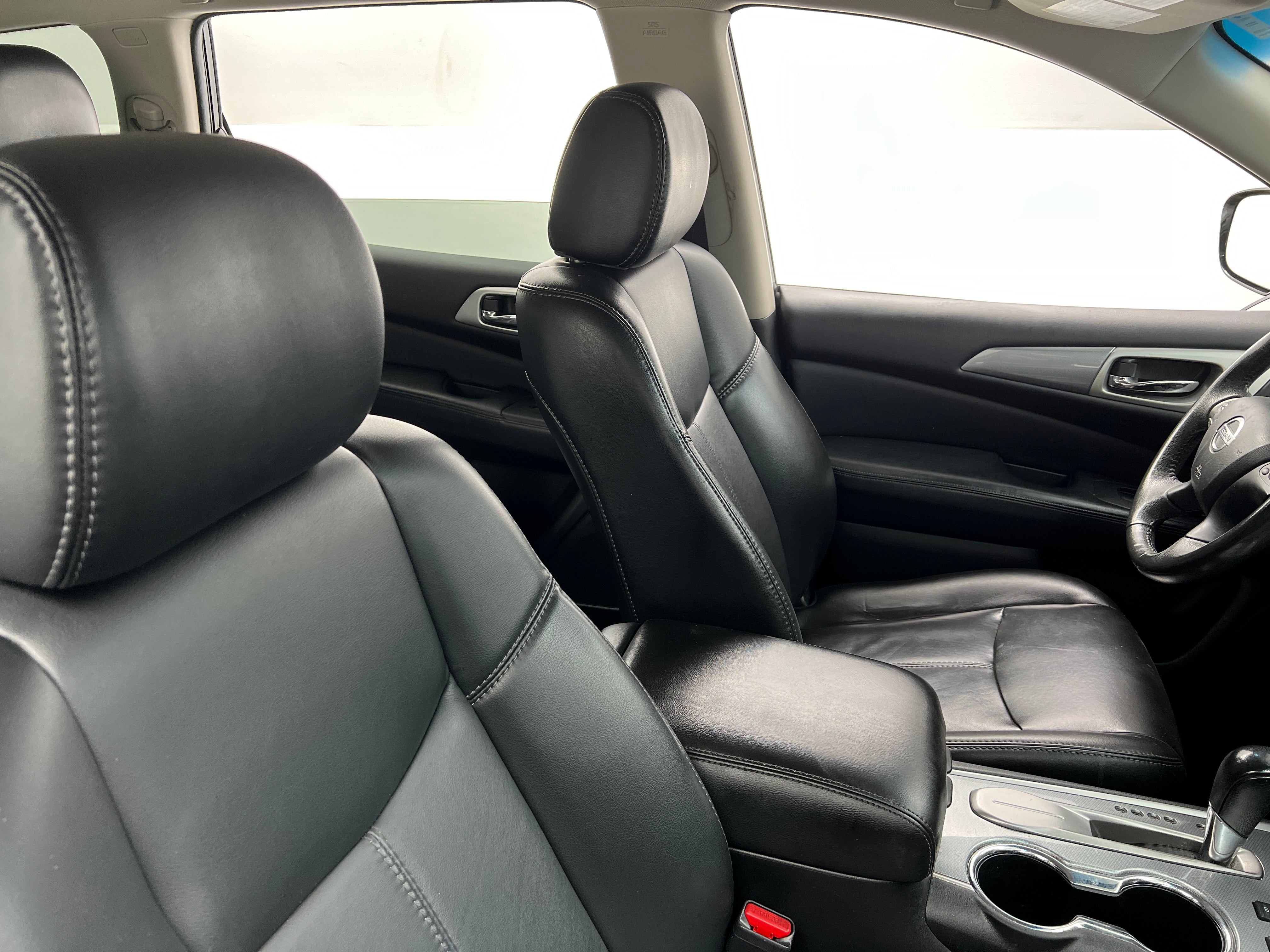 2017 Nissan Pathfinder SL 2