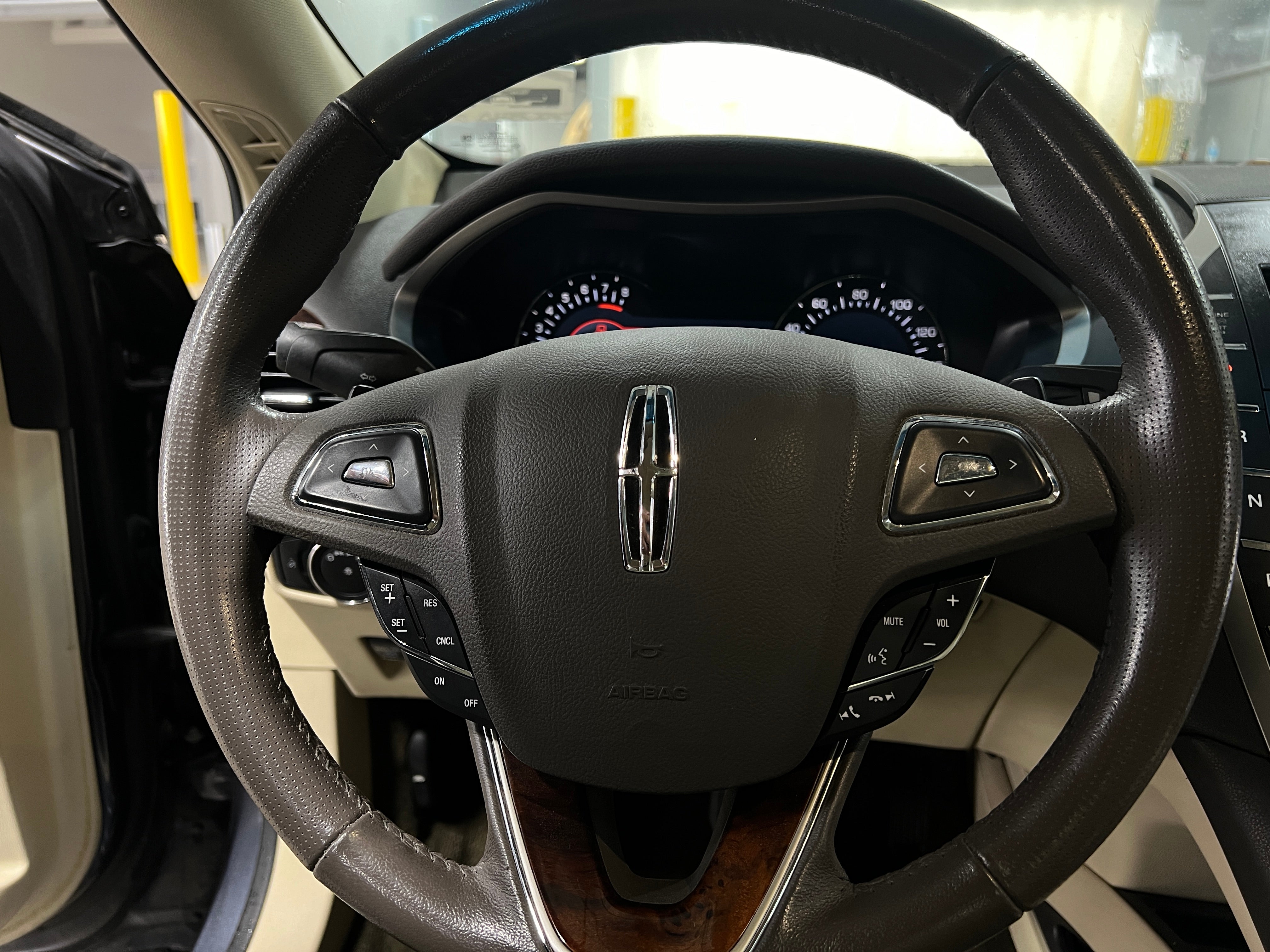 2014 Lincoln MKZ Base 5