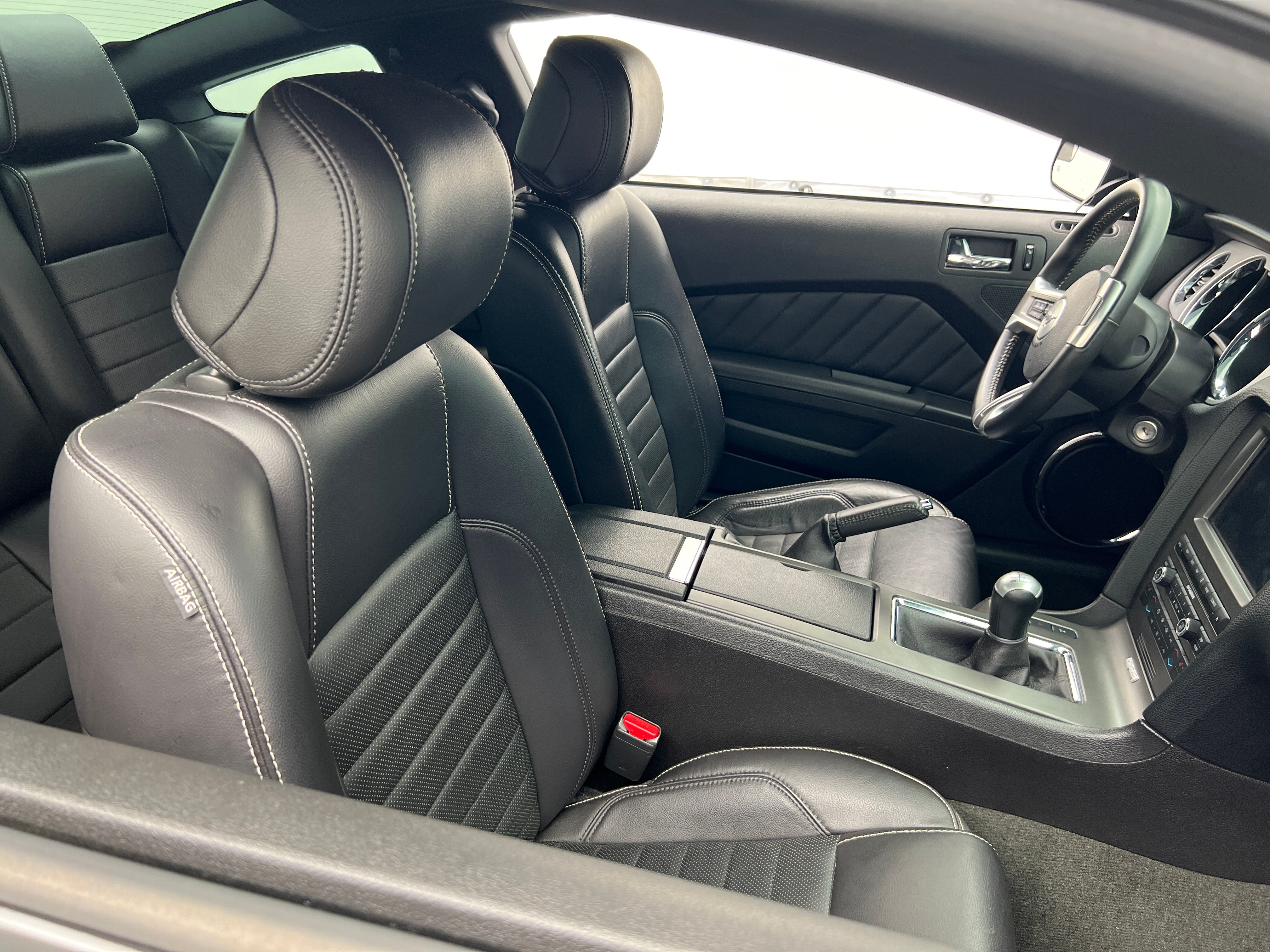 2014 Ford Mustang GT Premium 2