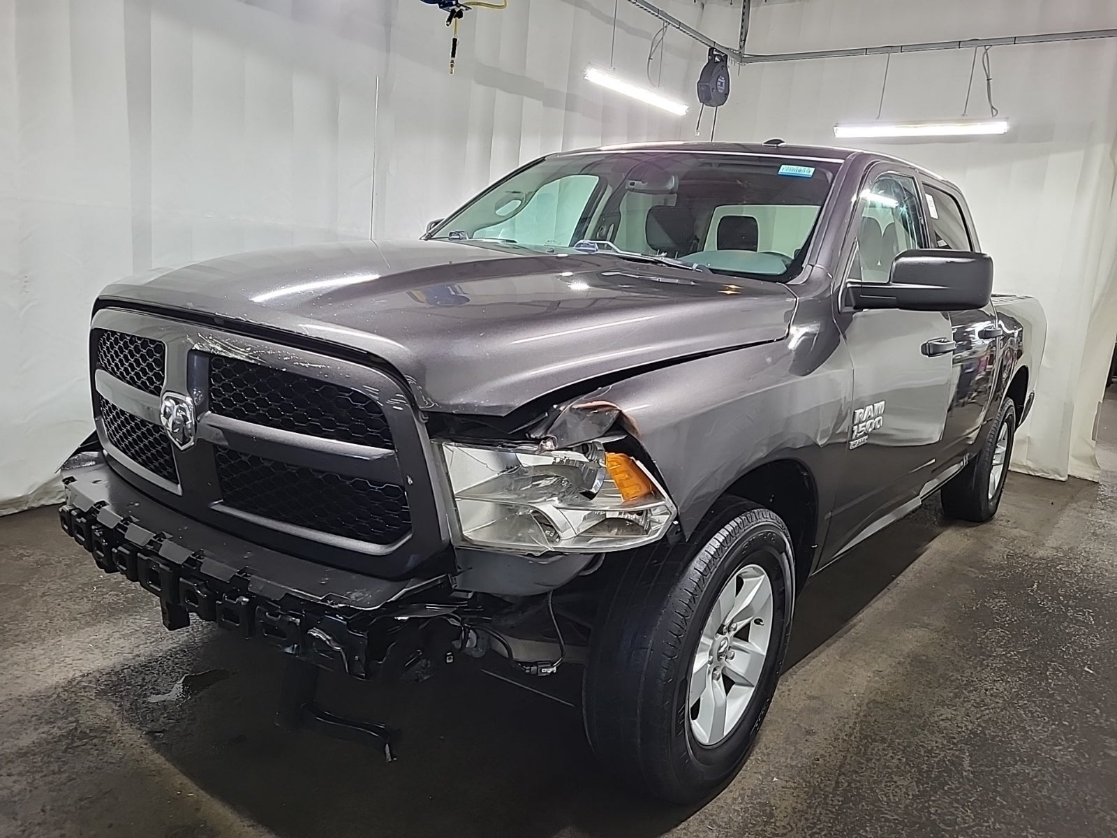 2019 Ram 1500 Classic Express 4x2 Crew Cab 5'7" Box