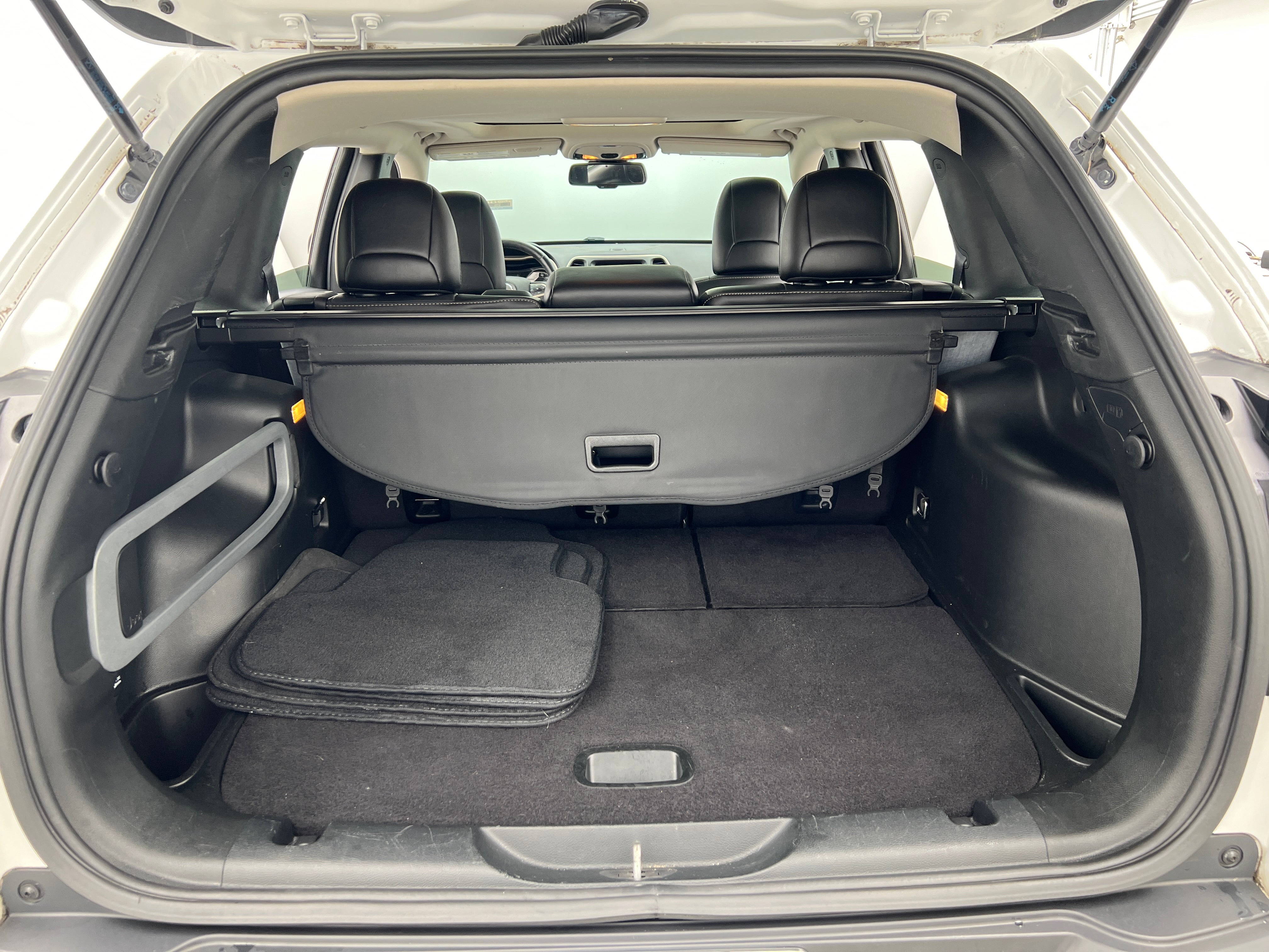 Thumbnail: 2017 Jeep Cherokee - 7