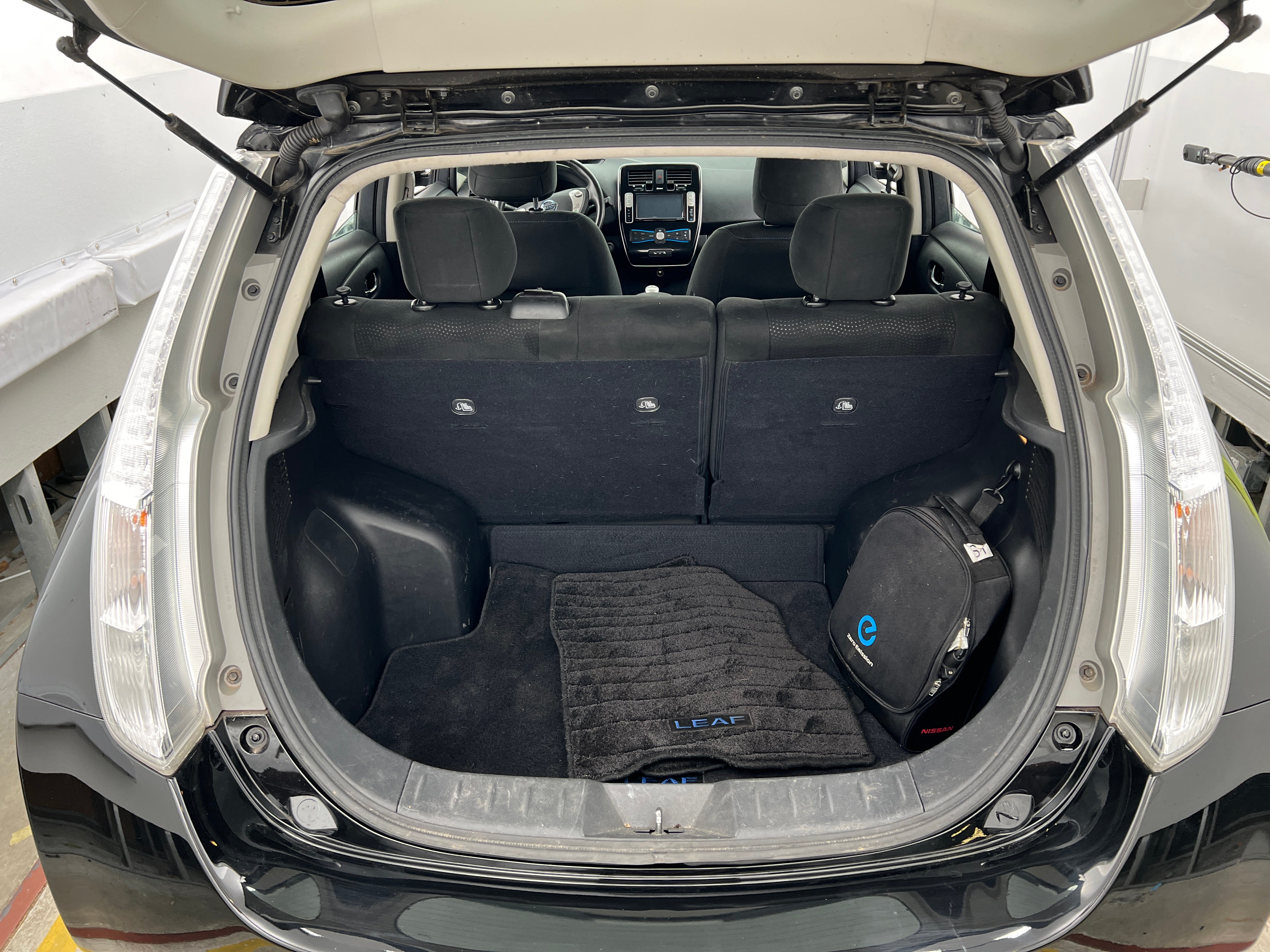 2015 Nissan Leaf SV 7