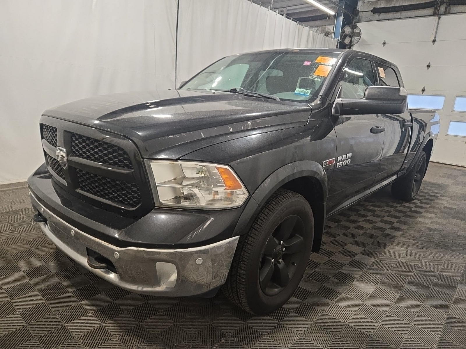 2015 Ram 1500 4WD Crew Cab 149" Outdoorsman