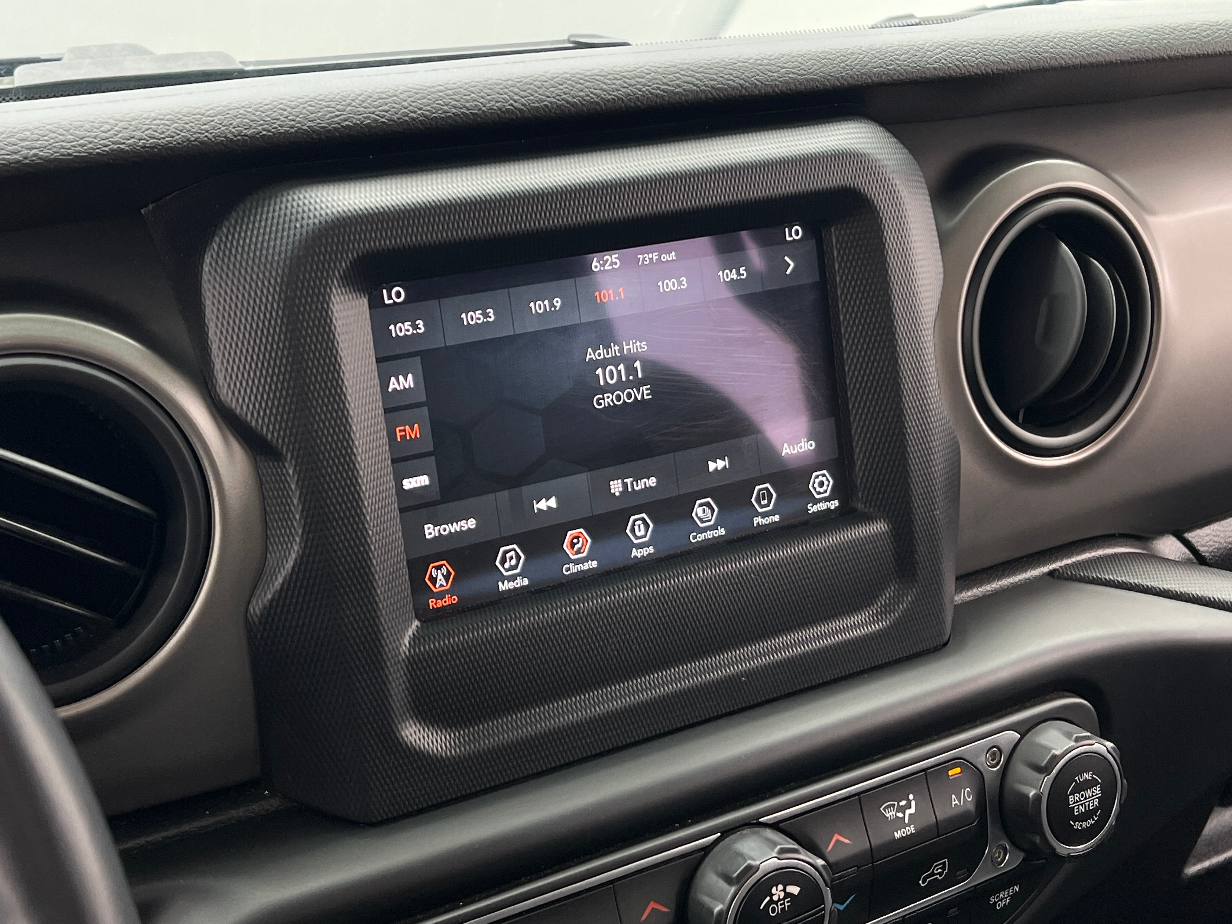 Thumbnail: 2021 Jeep Gladiator - 4