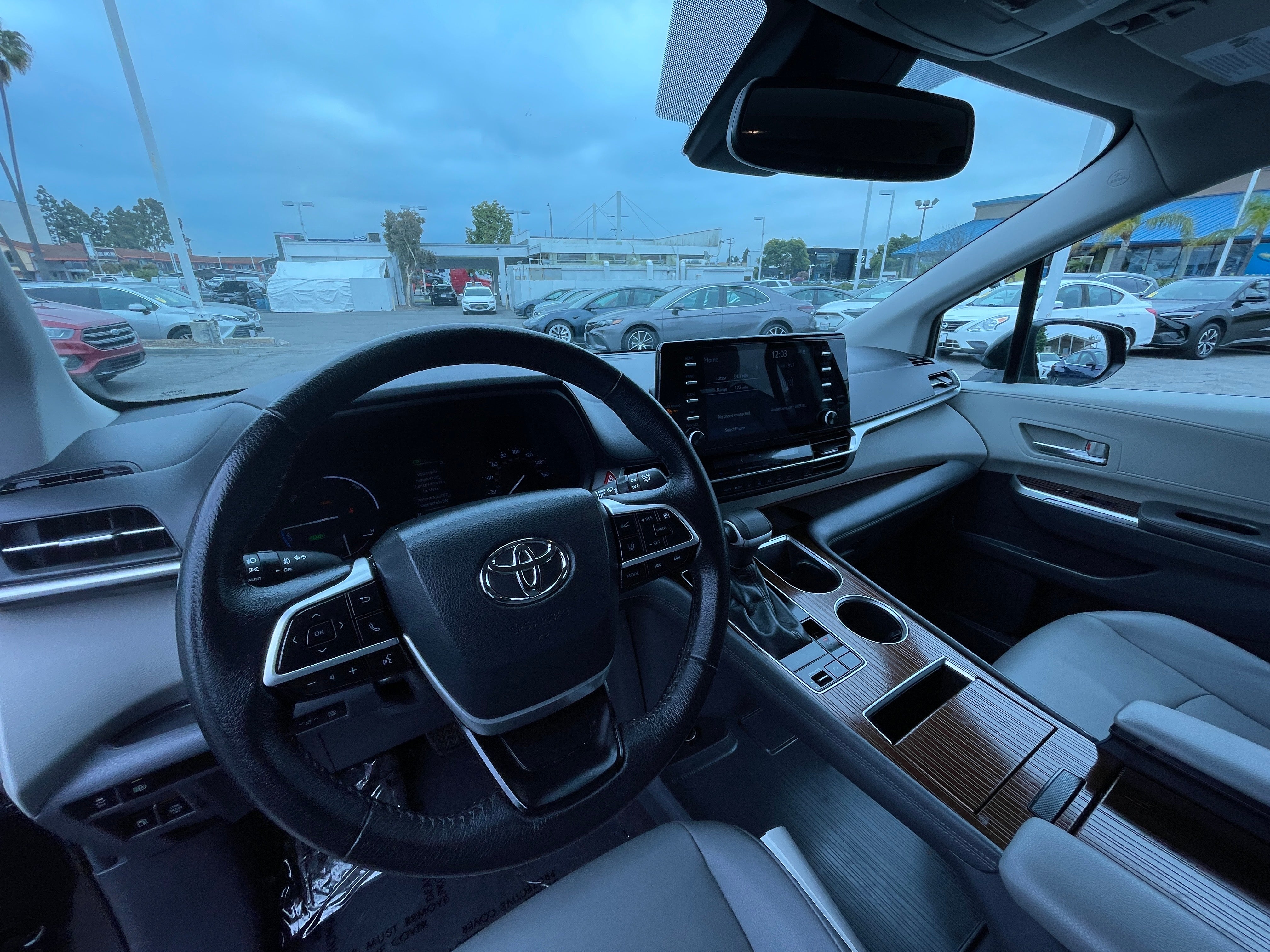 2022 Toyota Sienna XLE 3