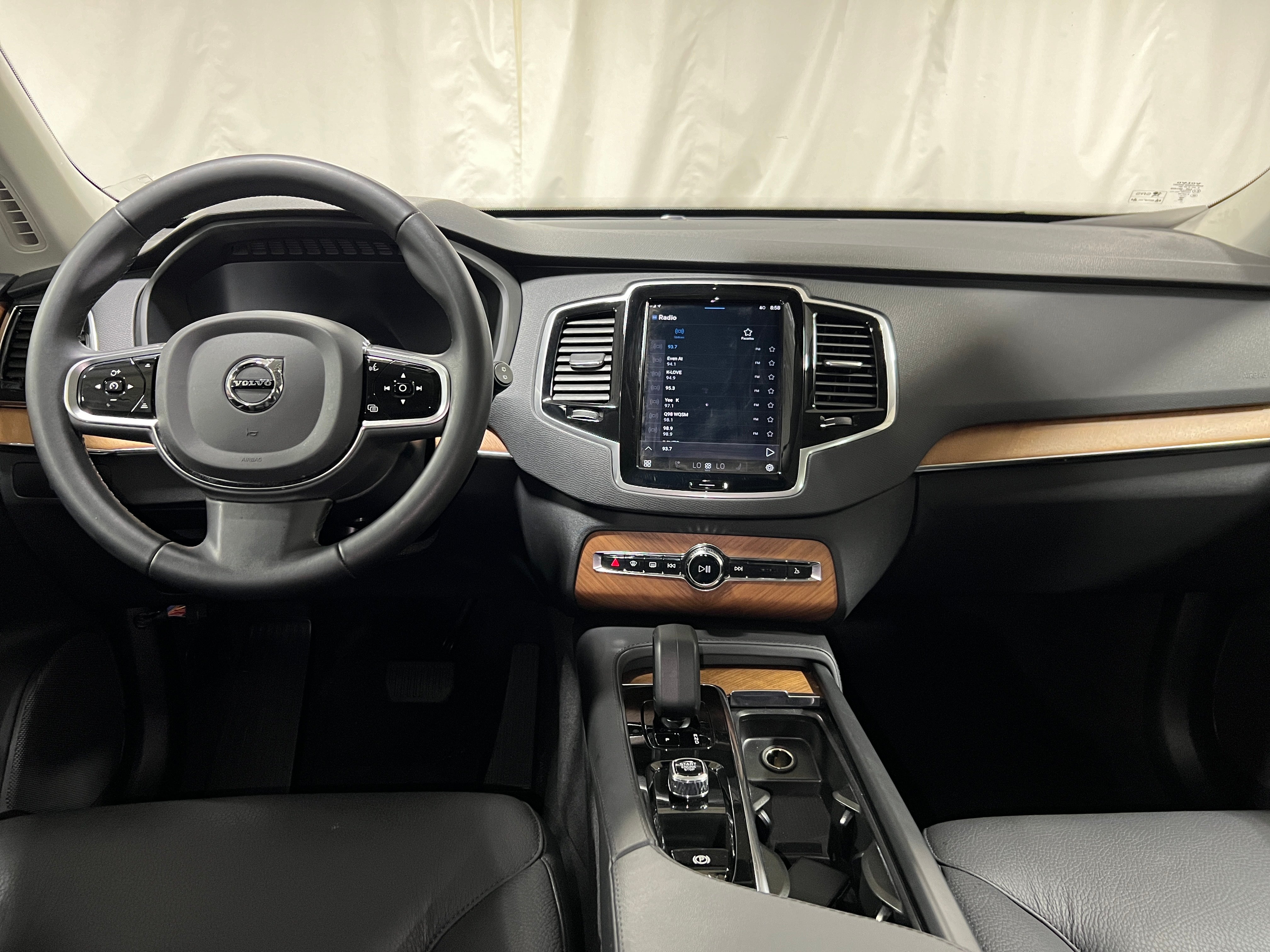 2023 Volvo XC90 B6 Plus 3