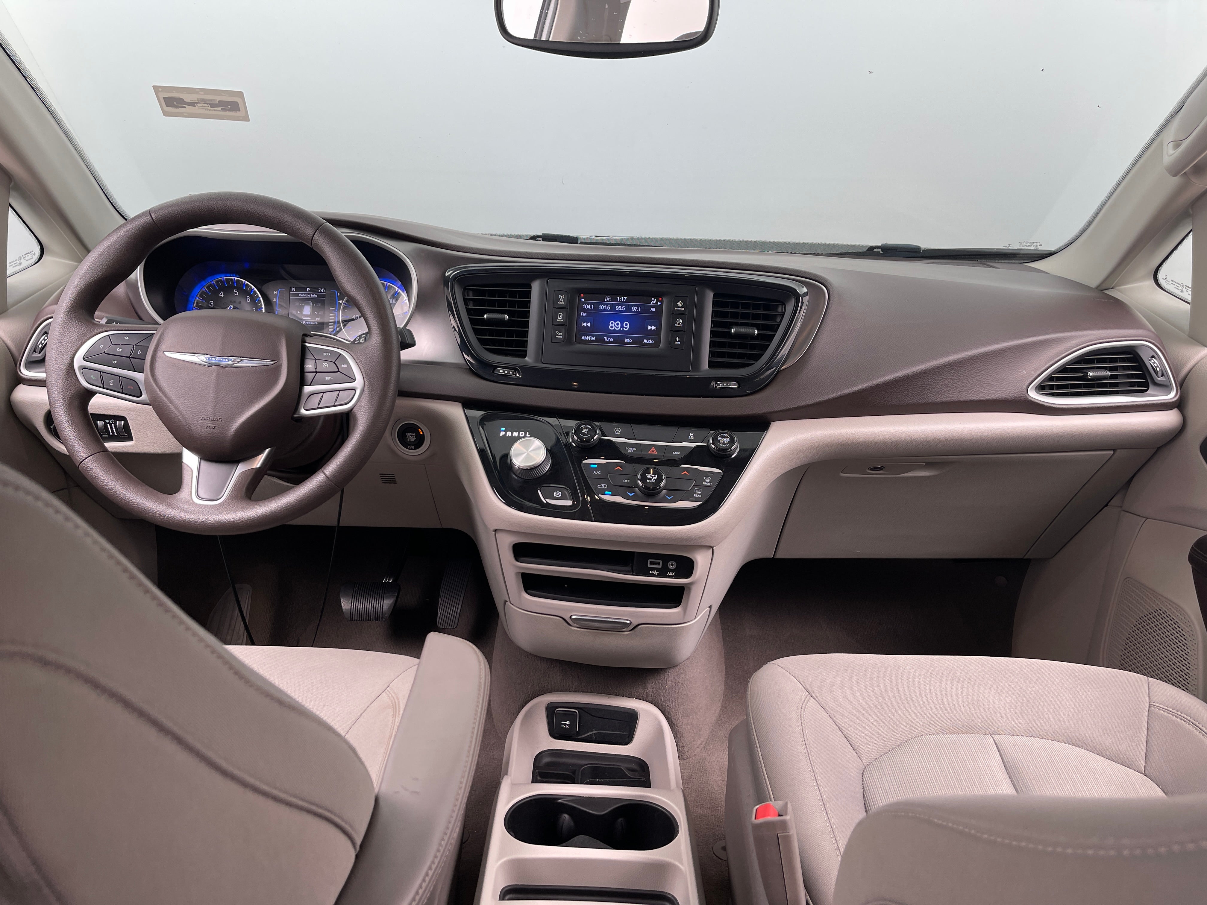 2017 Chrysler Pacifica LX 3