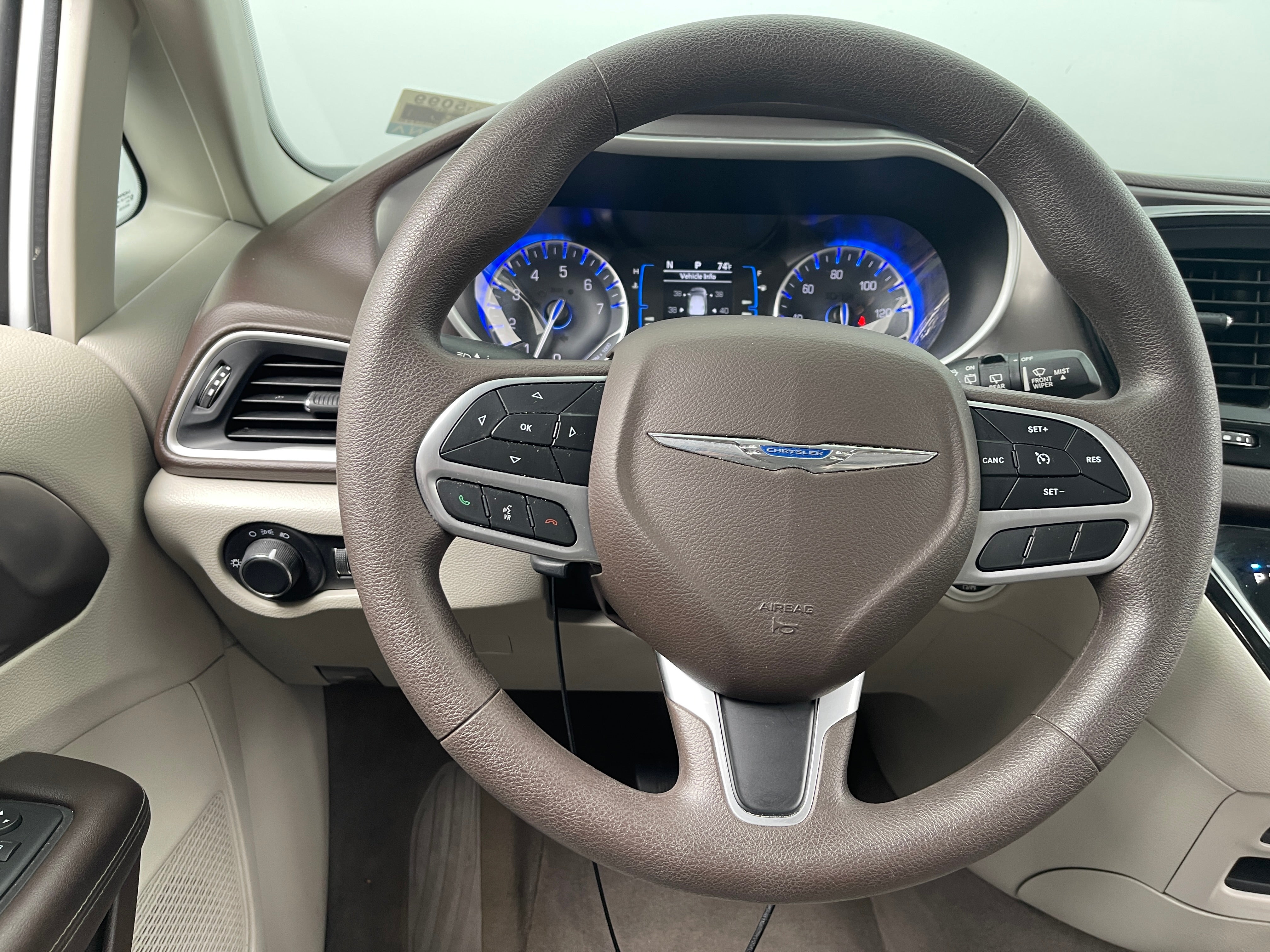 2017 Chrysler Pacifica LX 5