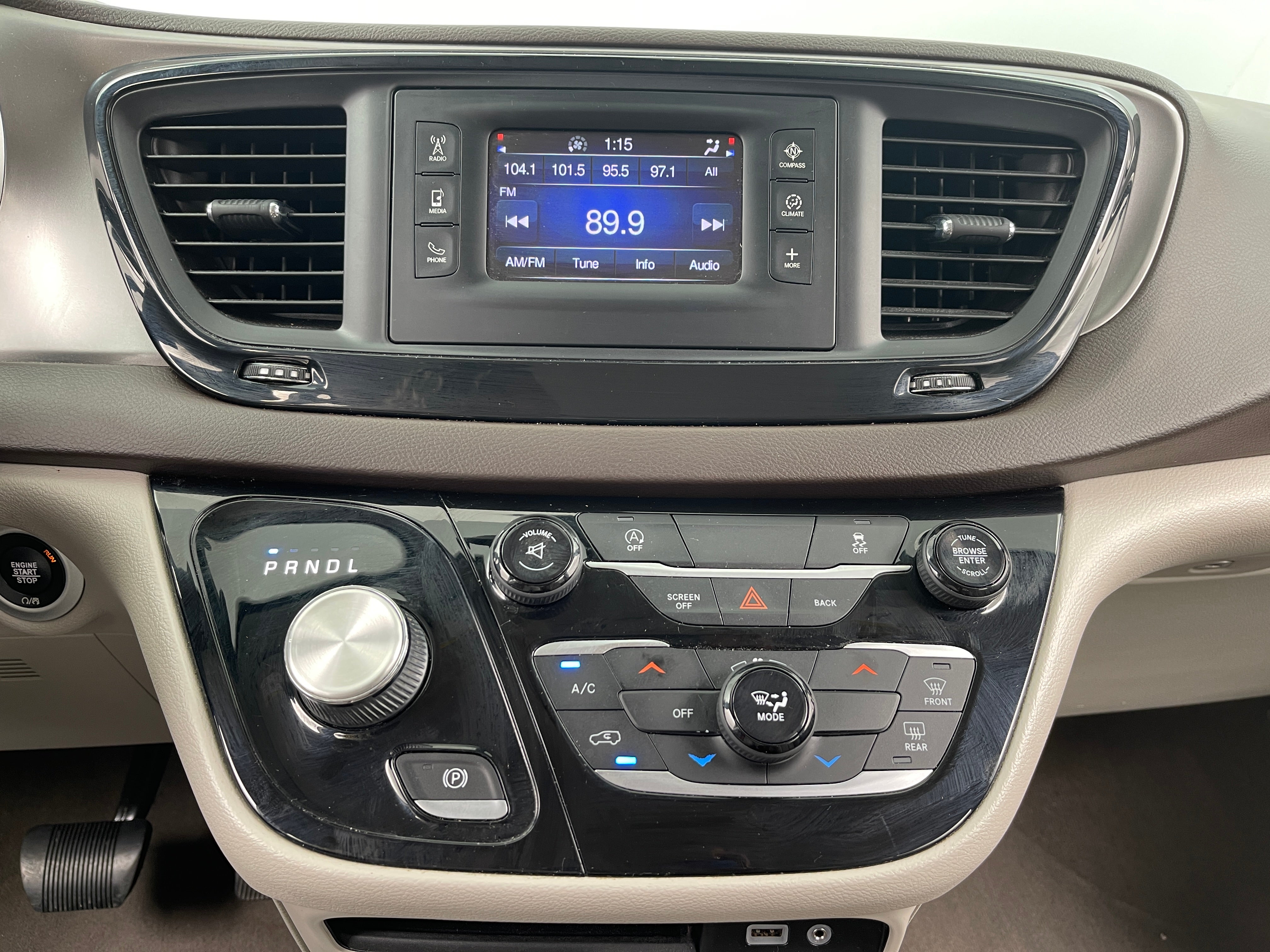 2017 Chrysler Pacifica LX 4