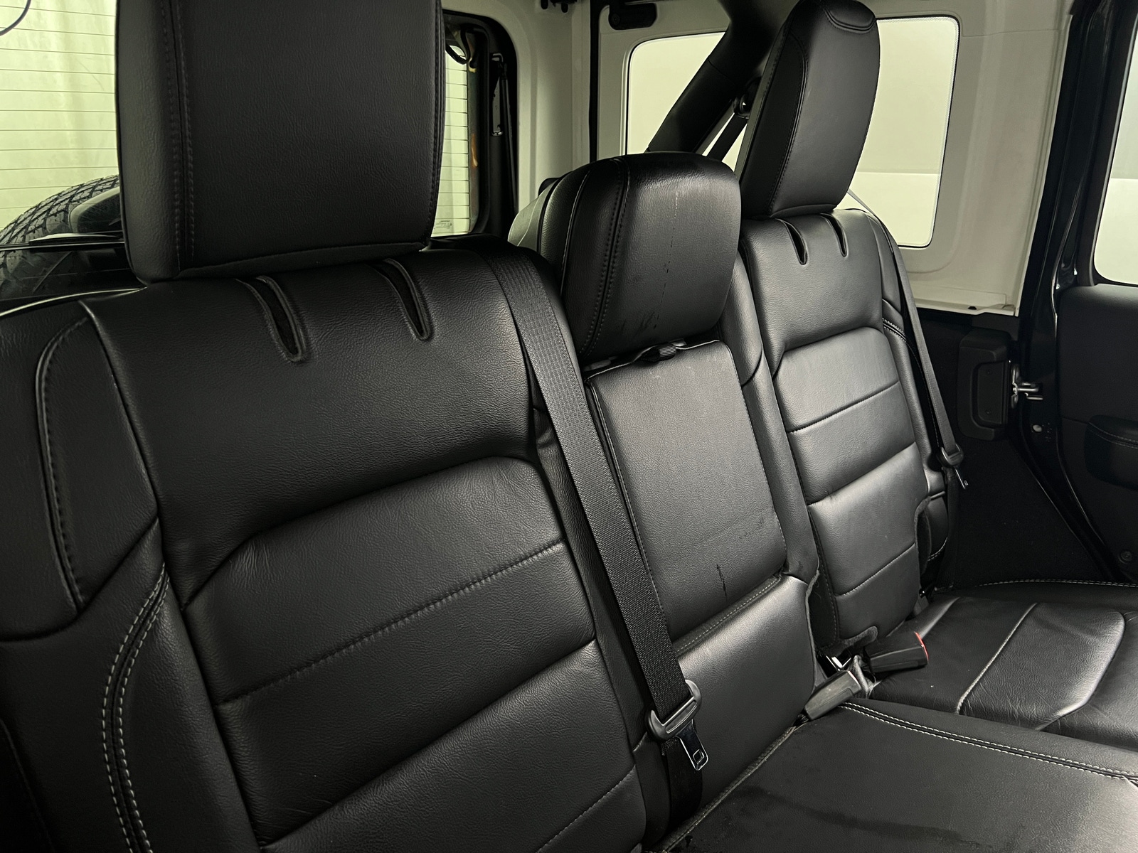 Thumbnail: 2019 Jeep Wrangler - 6