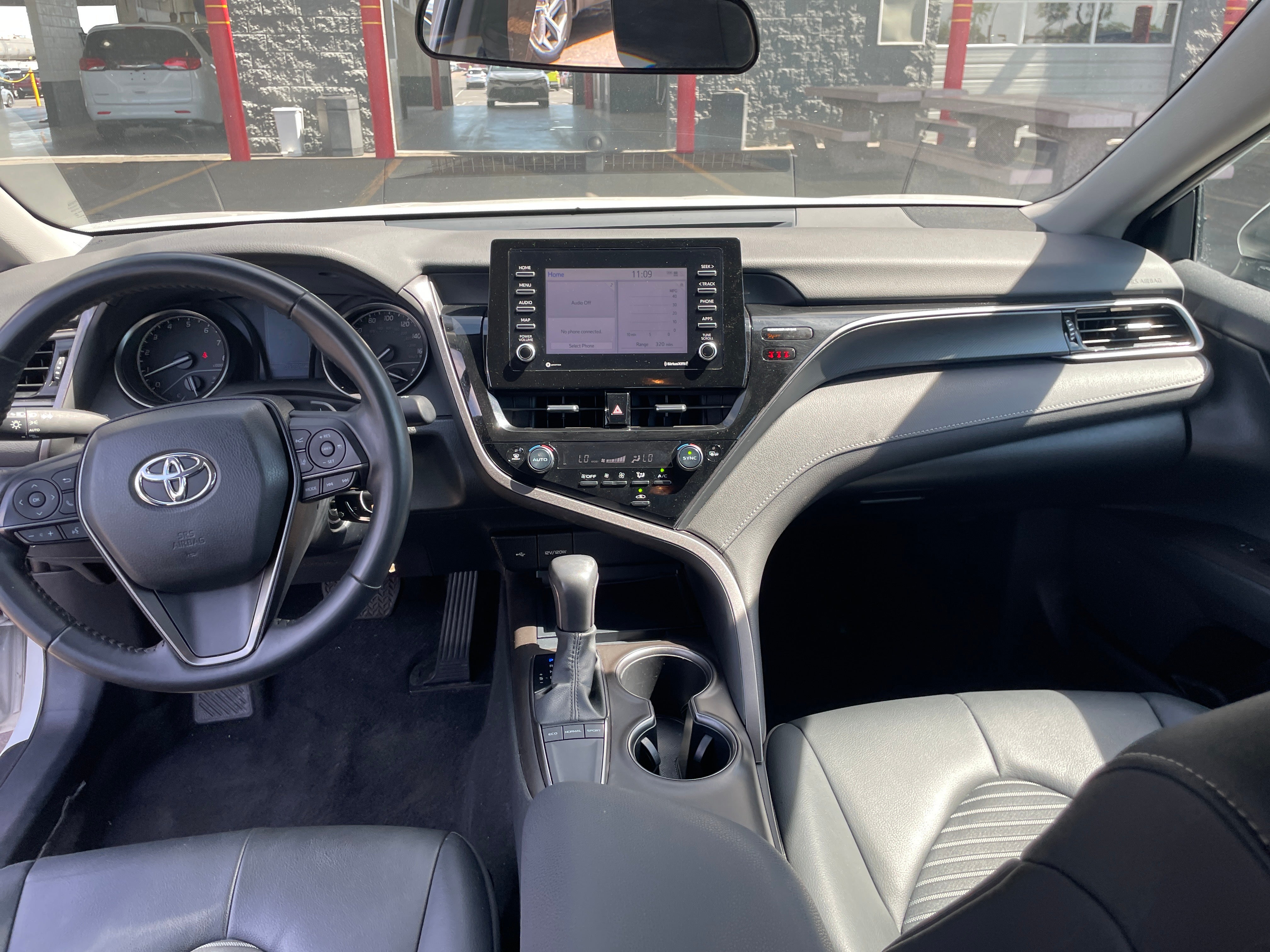 2023 Toyota Camry SE 3