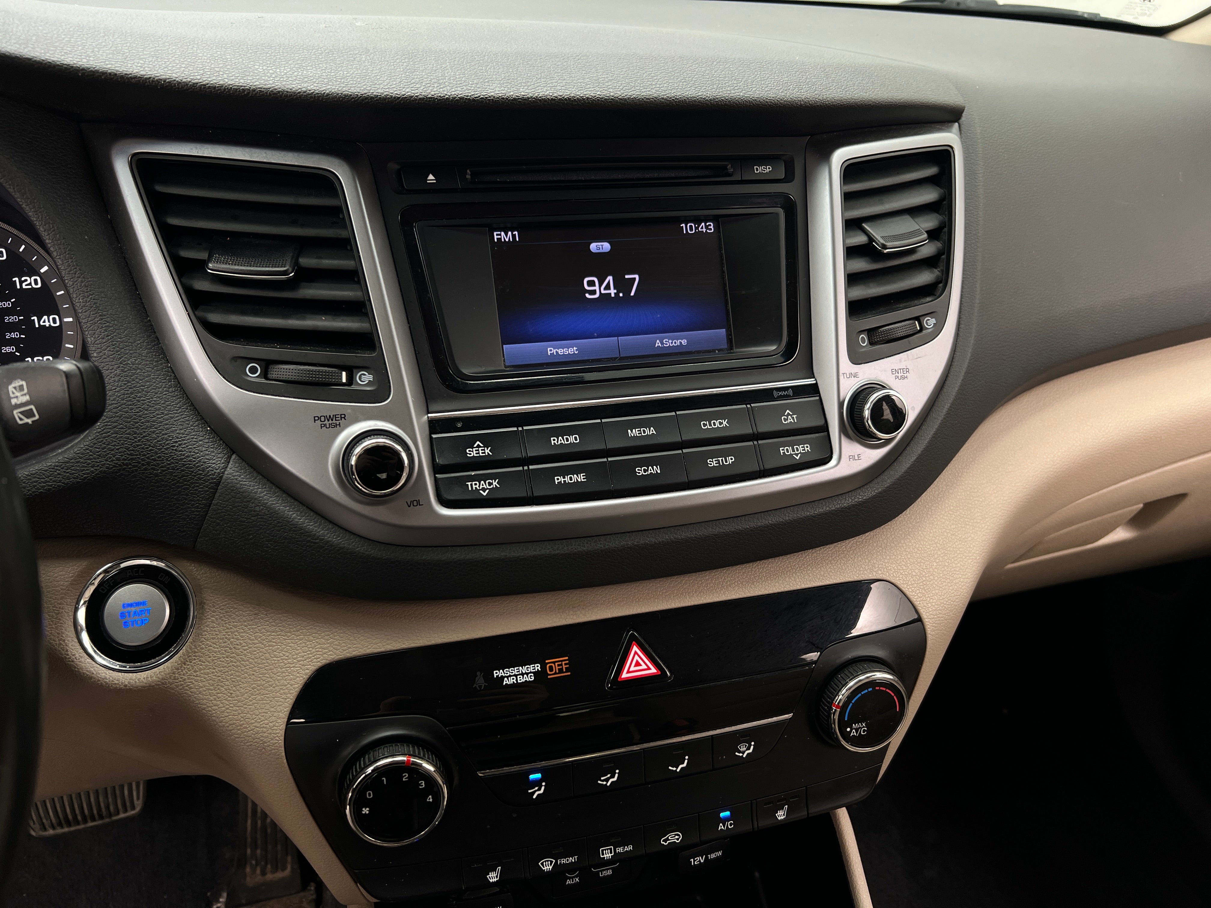 Thumbnail: 2016 Hyundai Tucson - 4