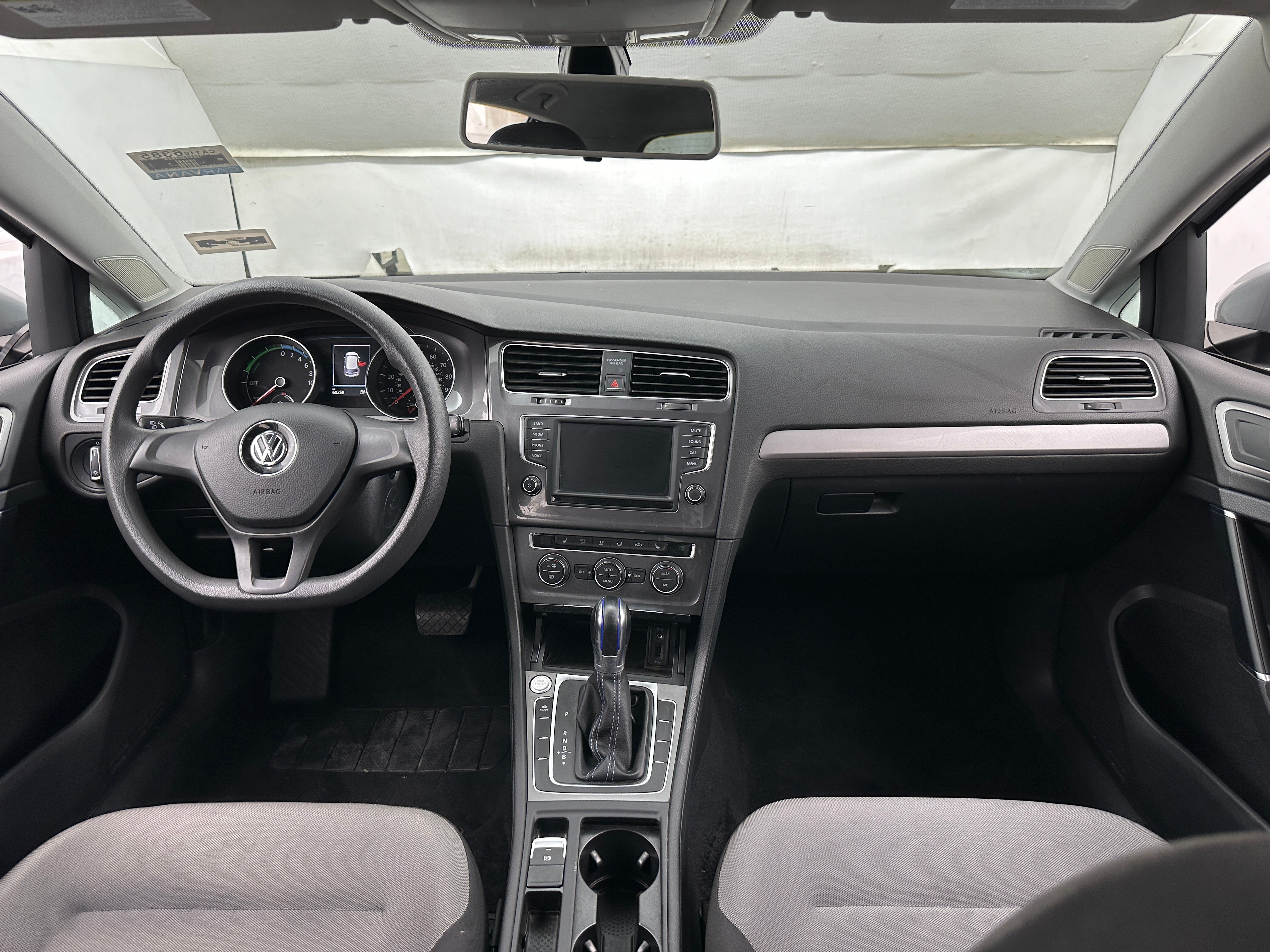 2016 Volkswagen e-Golf SE 3