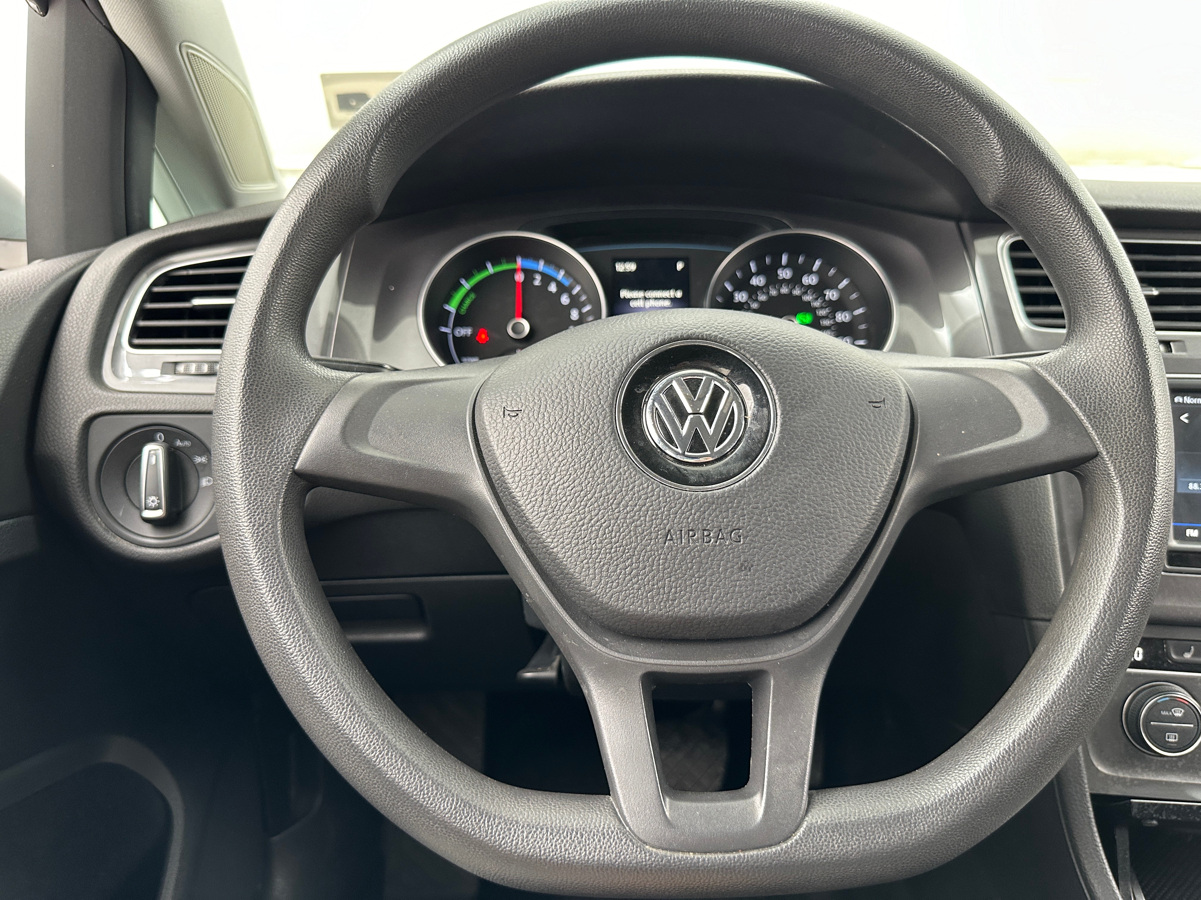 2016 Volkswagen e-Golf SE 5