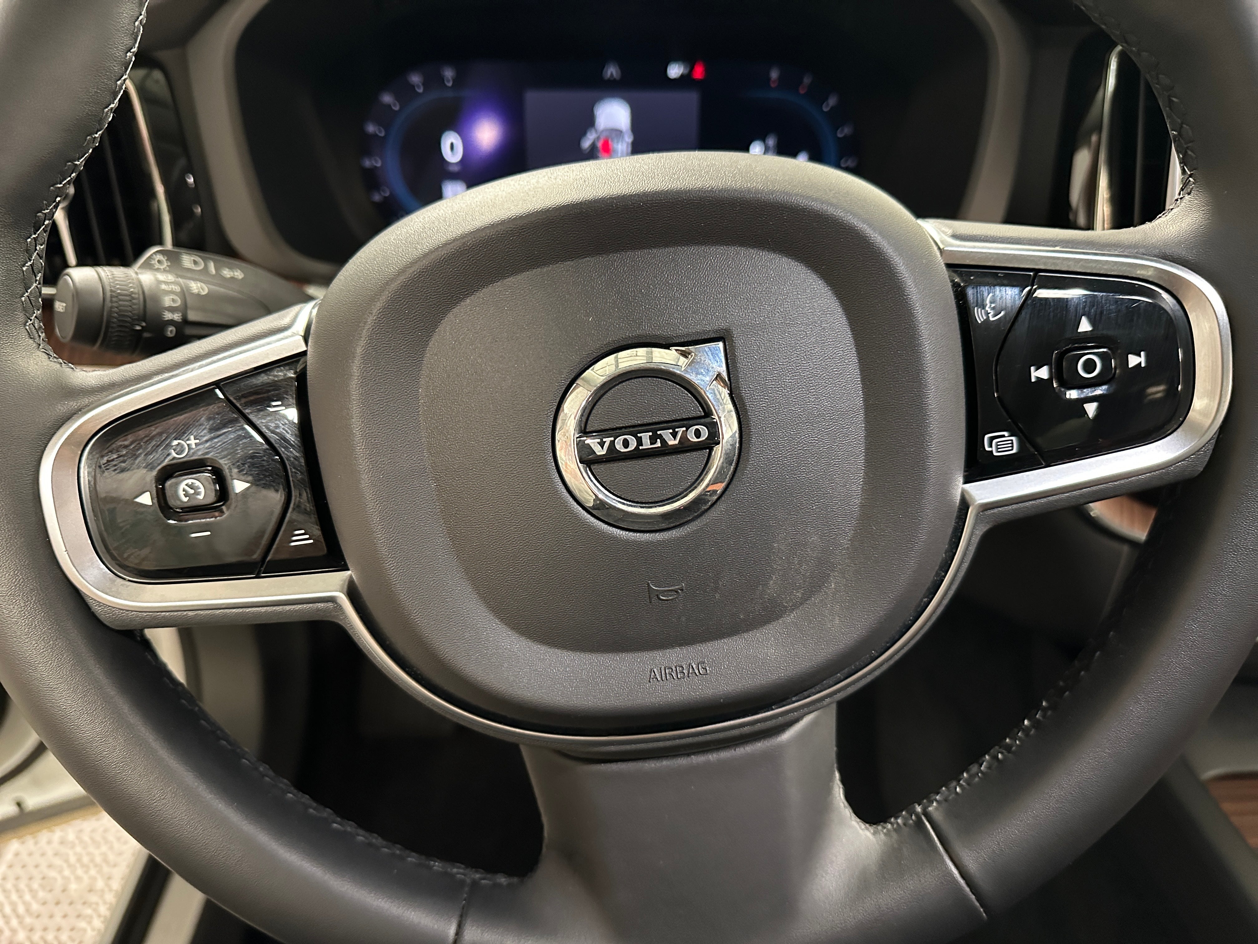 2023 Volvo XC60 B5 Plus 5