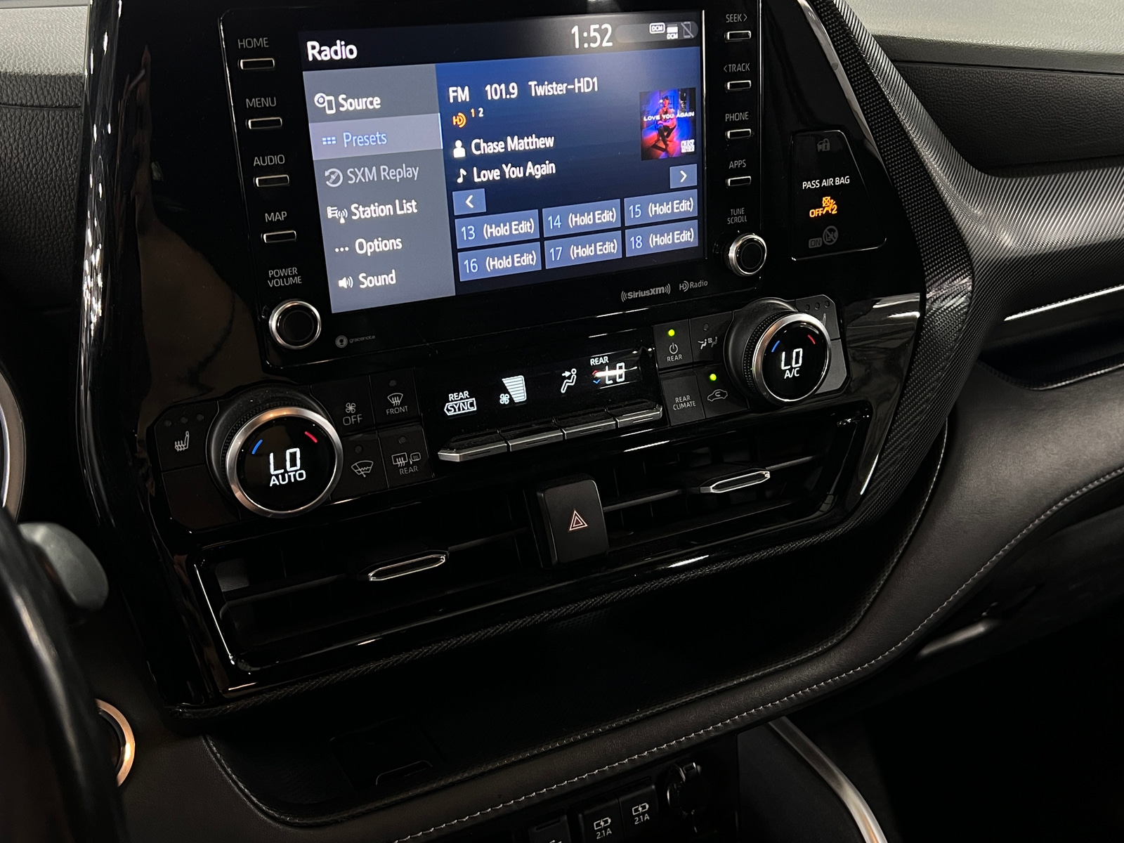 Thumbnail: 2021 Toyota Highlander - 4