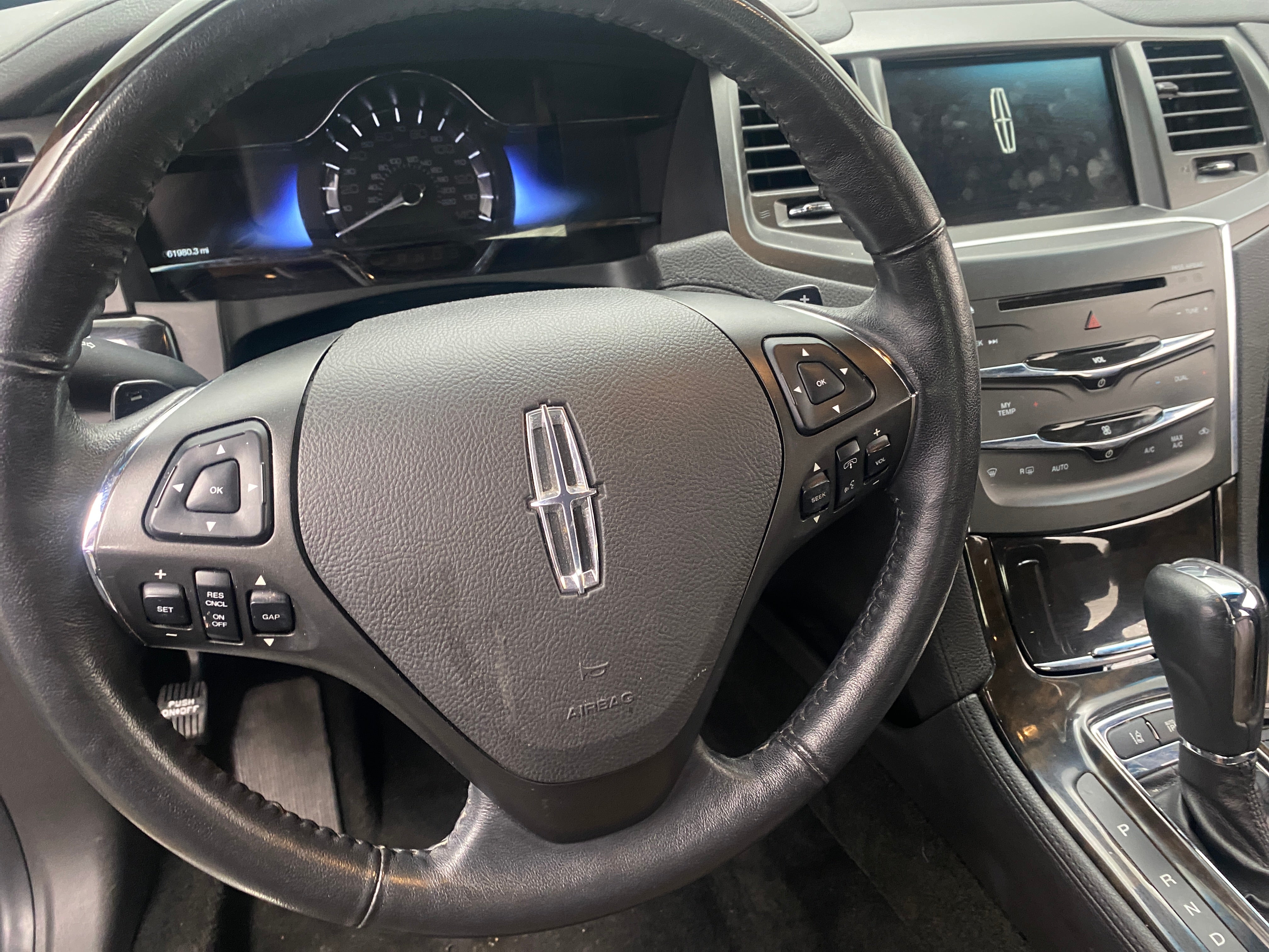 Thumbnail: 2015 Lincoln MKS - 5