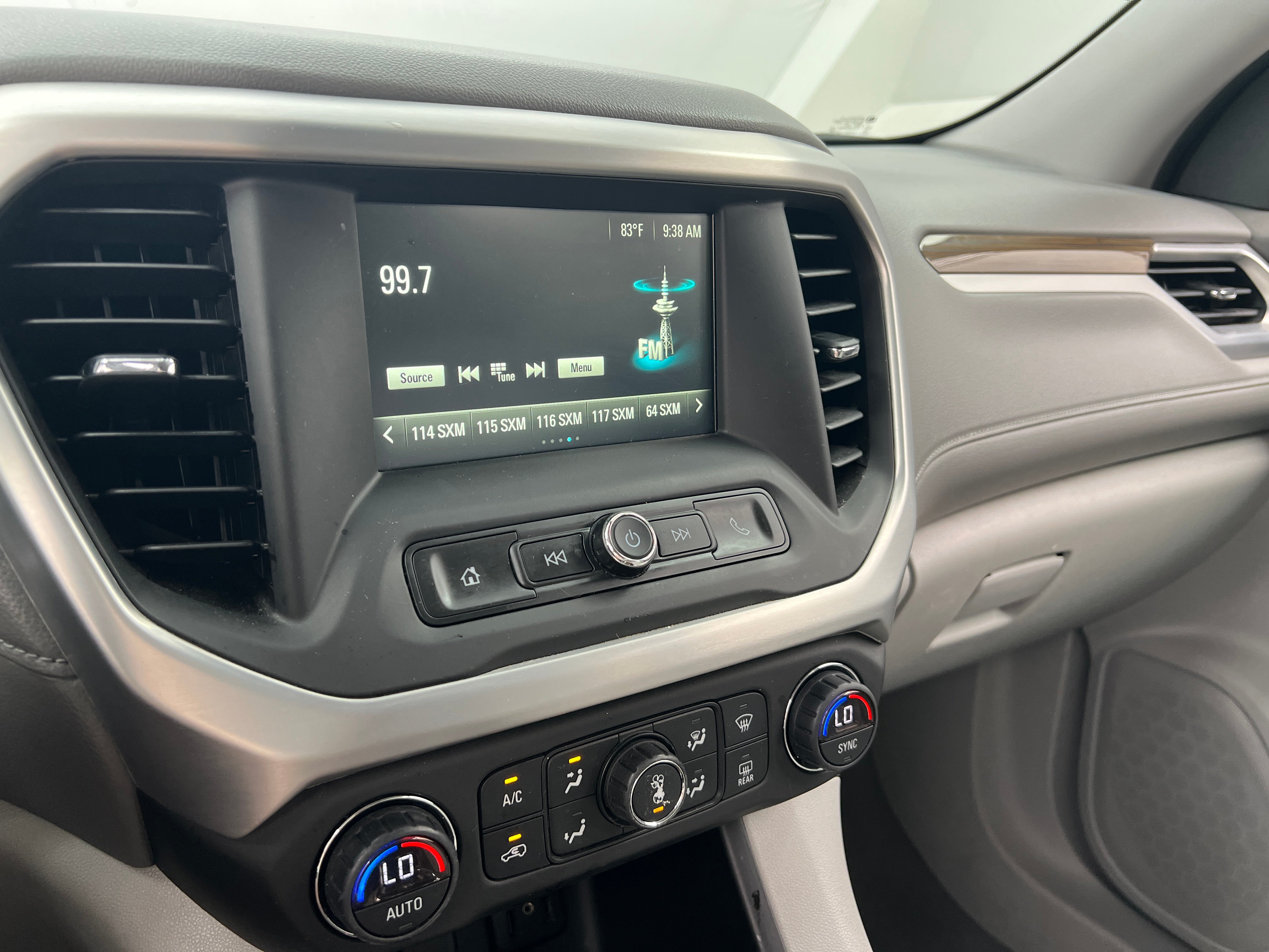 2017 GMC Acadia SLE 4