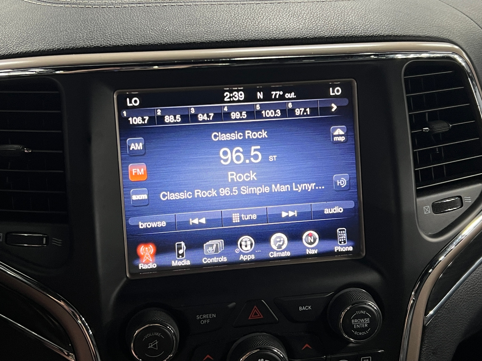 Thumbnail: 2015 Jeep Grand Cherokee - 4