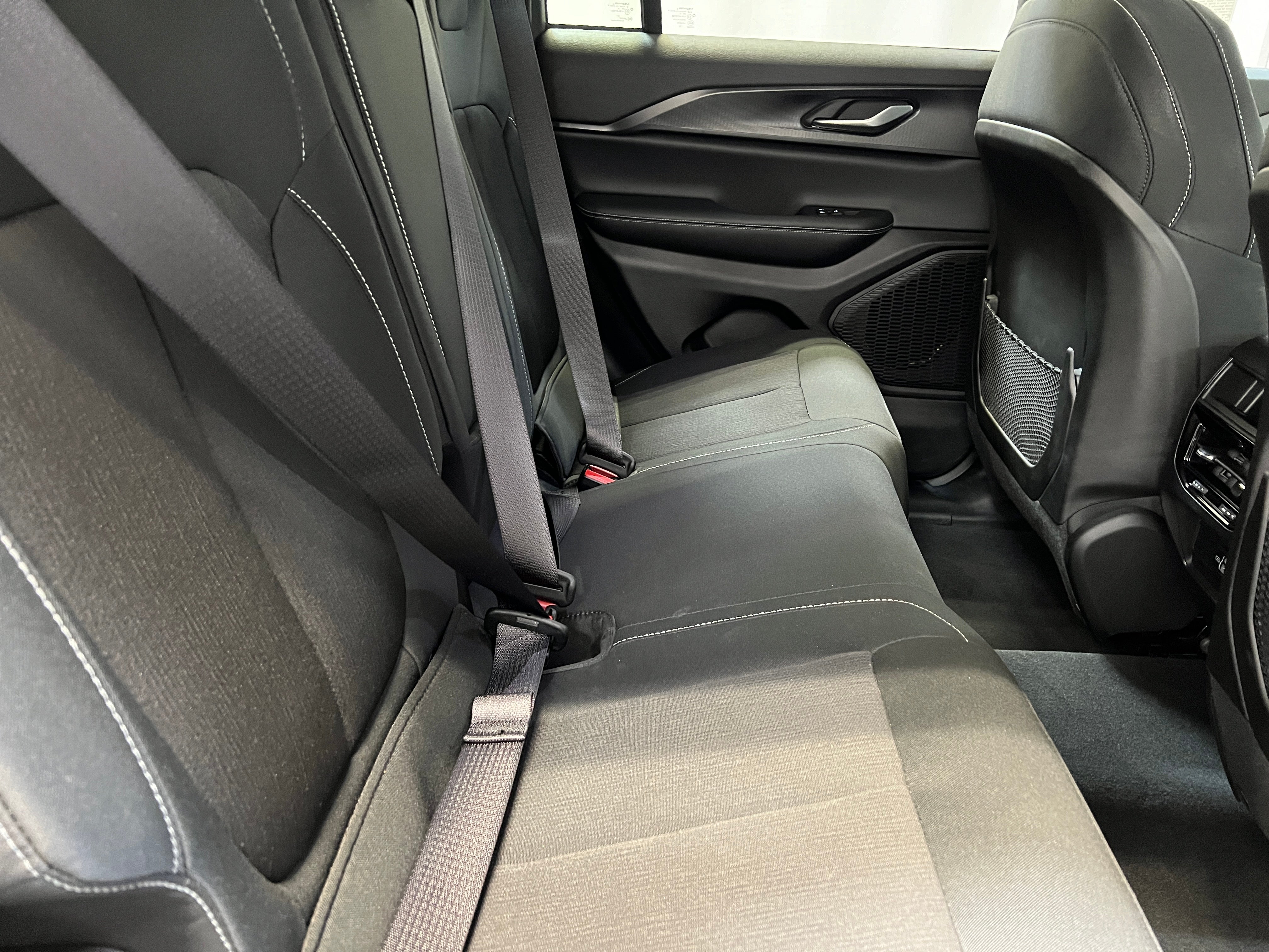 Thumbnail: 2023 Jeep Grand Cherokee - 6