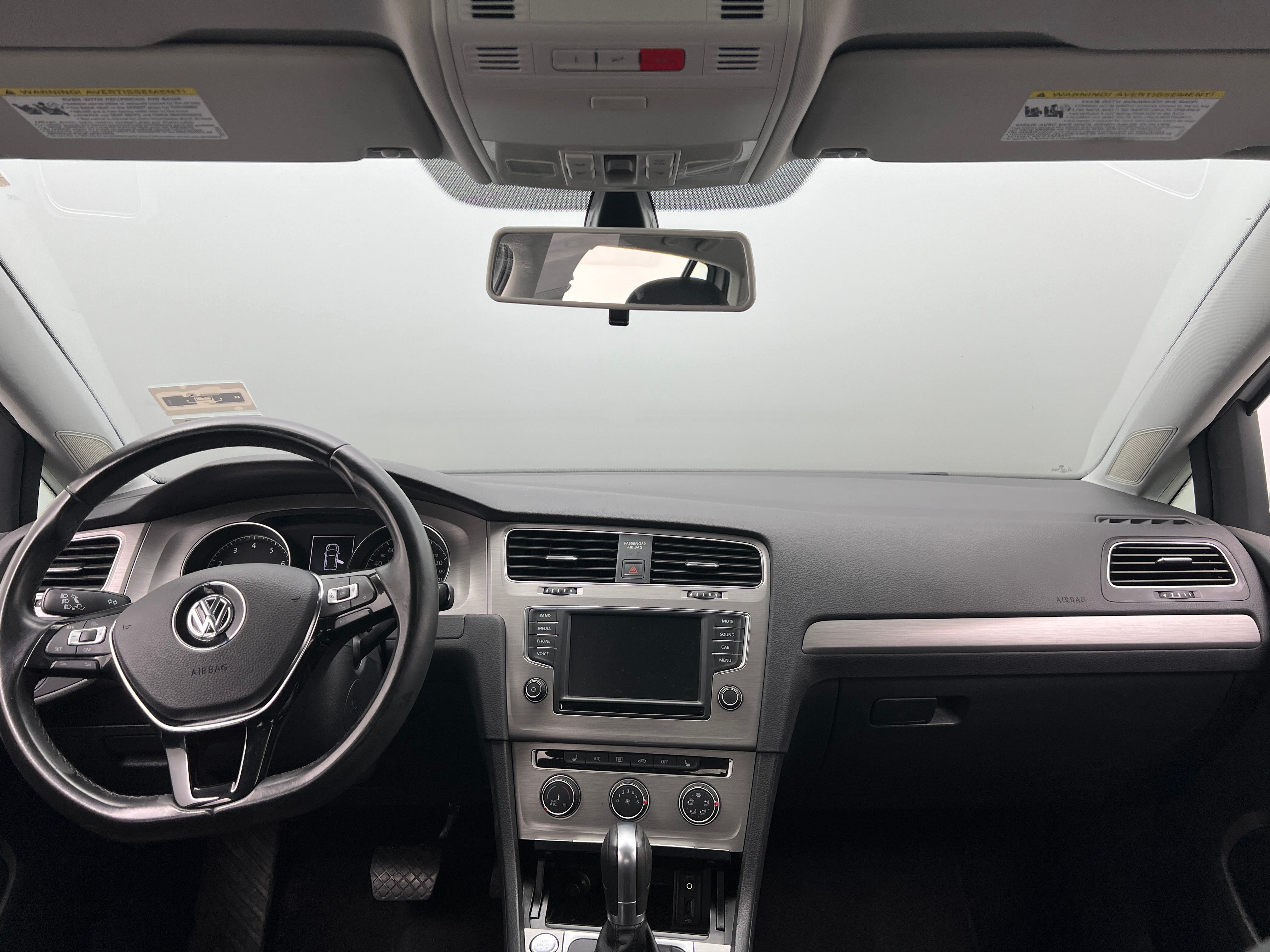 Thumbnail: 2017 Volkswagen Golf - 3