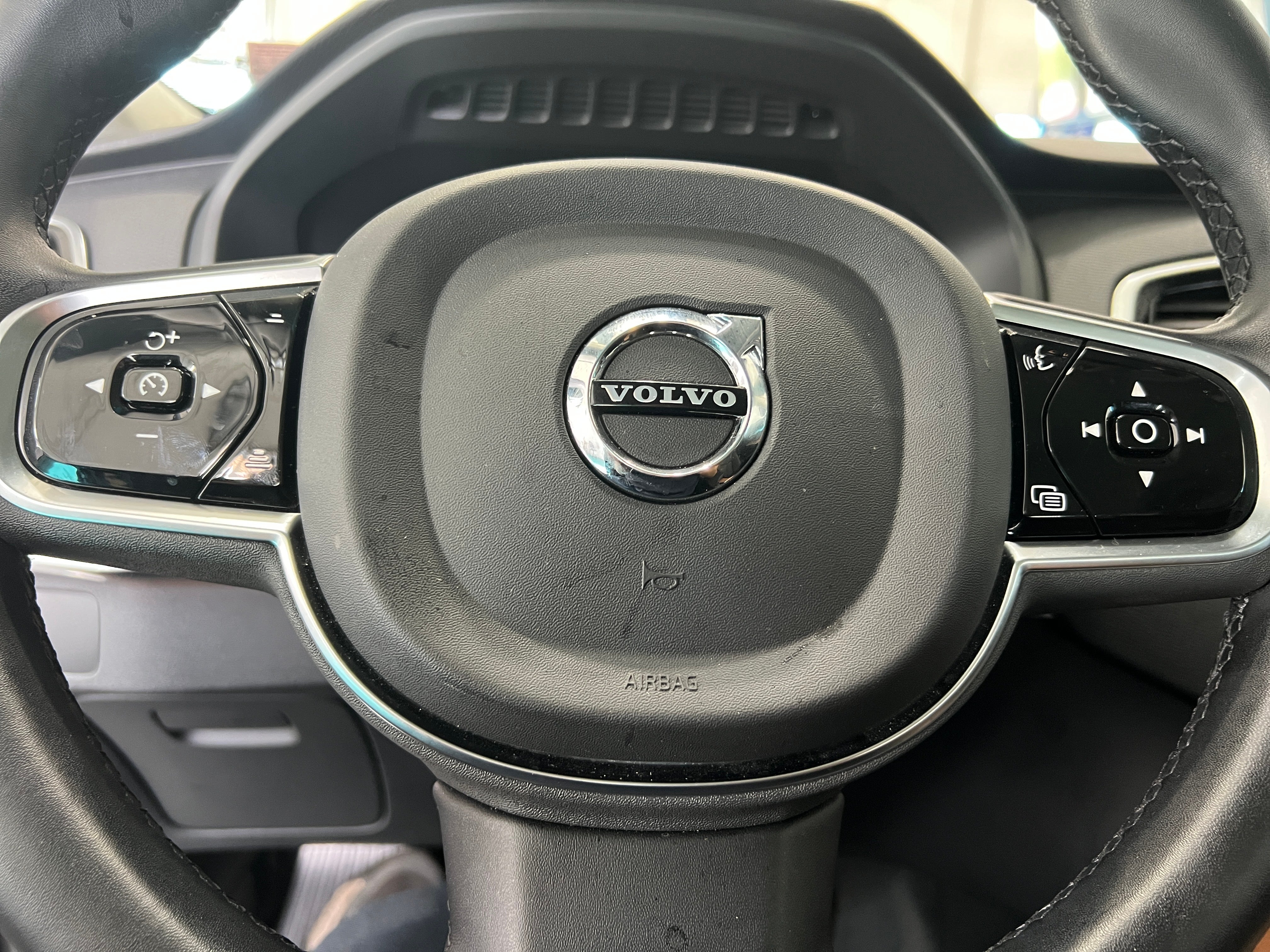 2023 Volvo XC90 B6 Plus 5