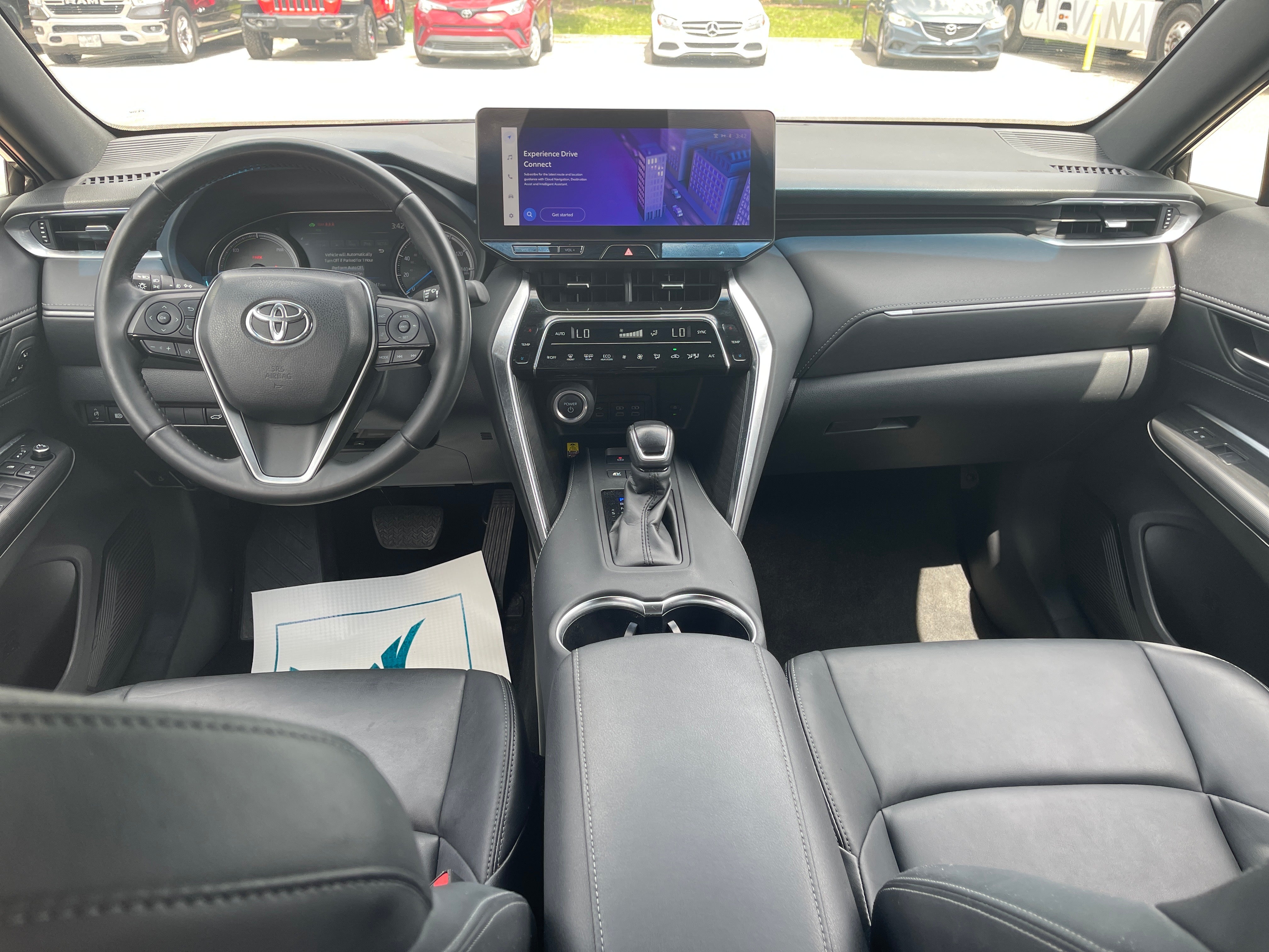 2023 Toyota Venza XLE 3