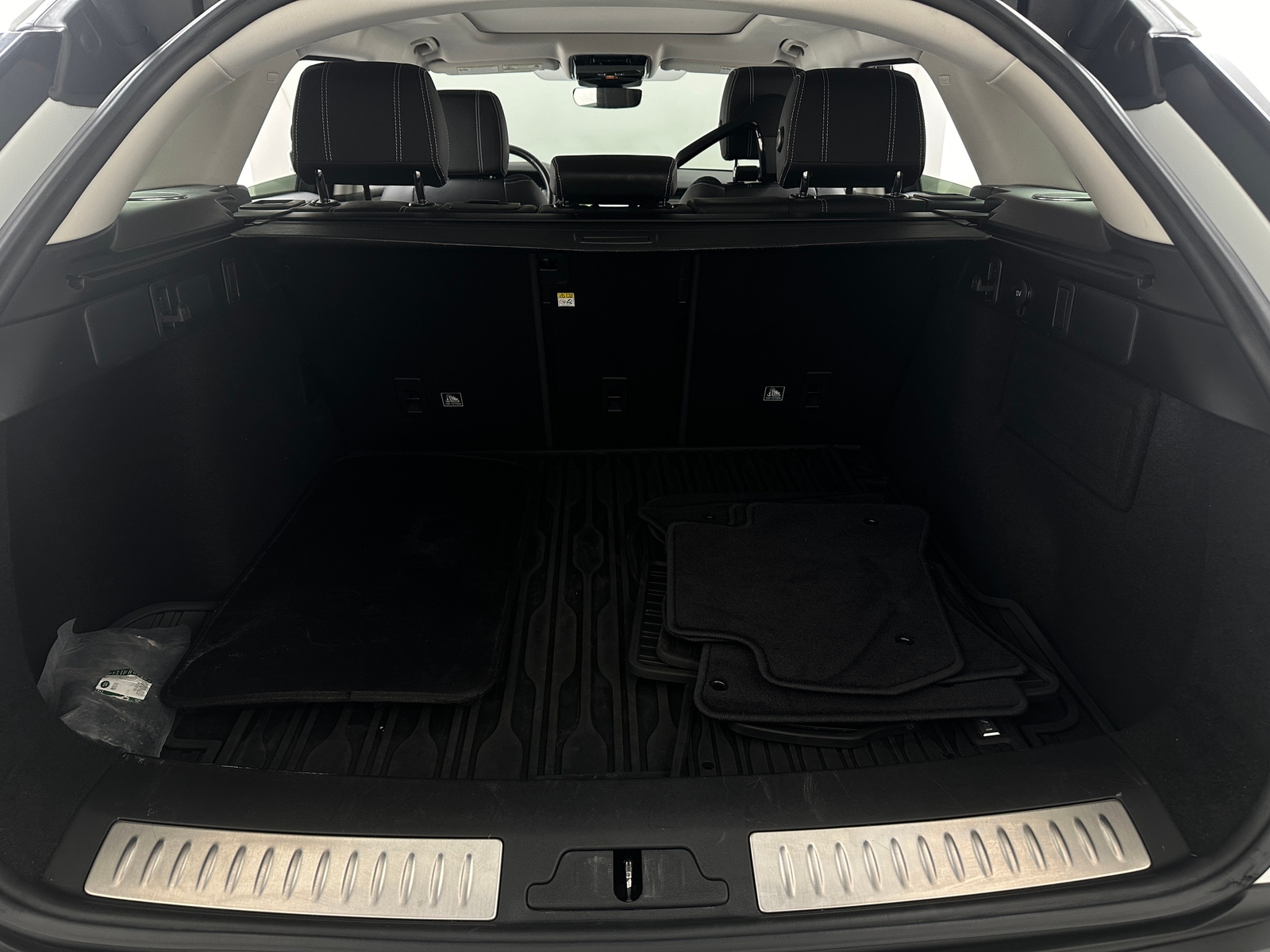 Thumbnail: 2018 Land Rover Range Rover Velar - 7