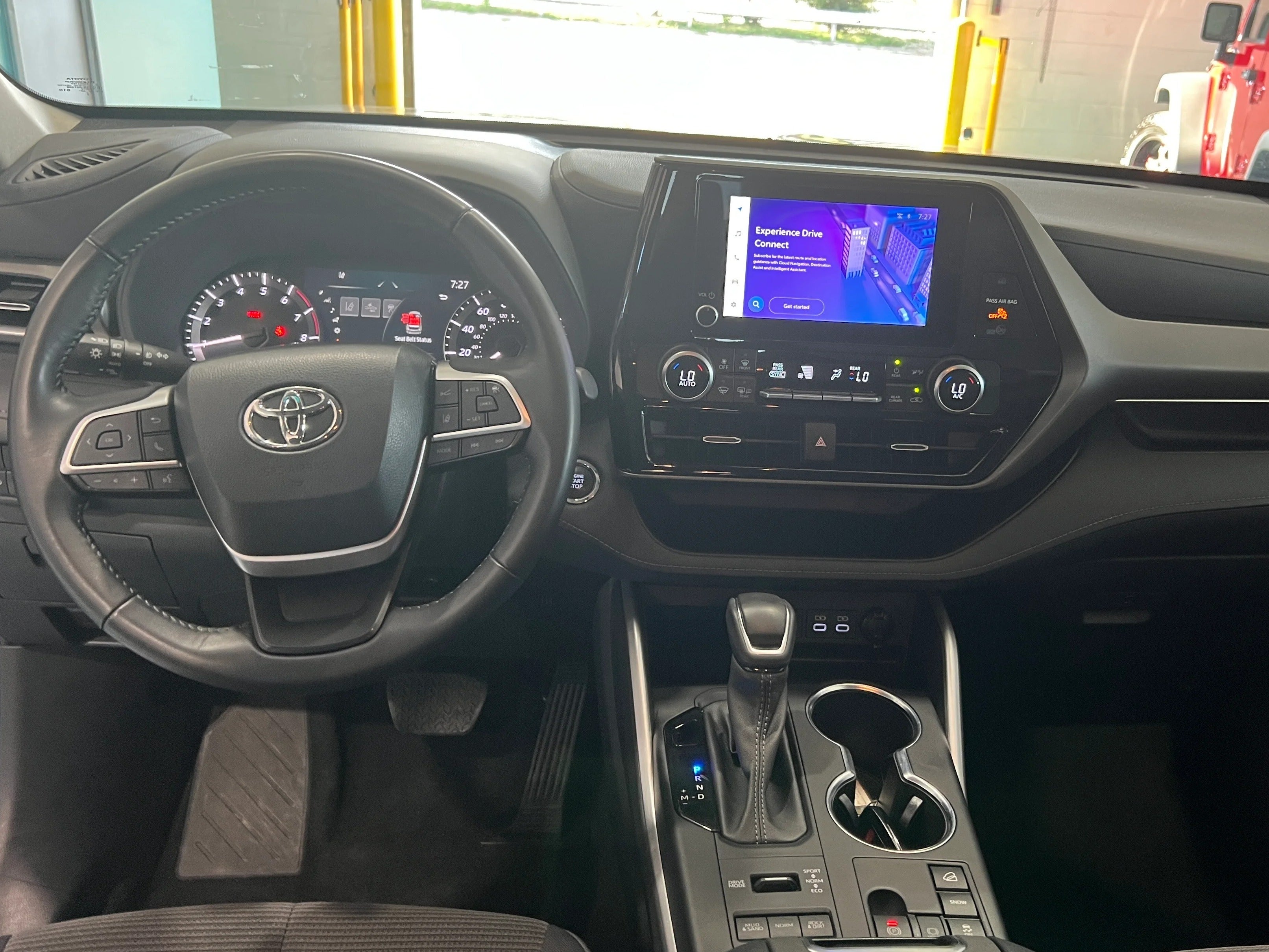 2023 Toyota Highlander LE 3