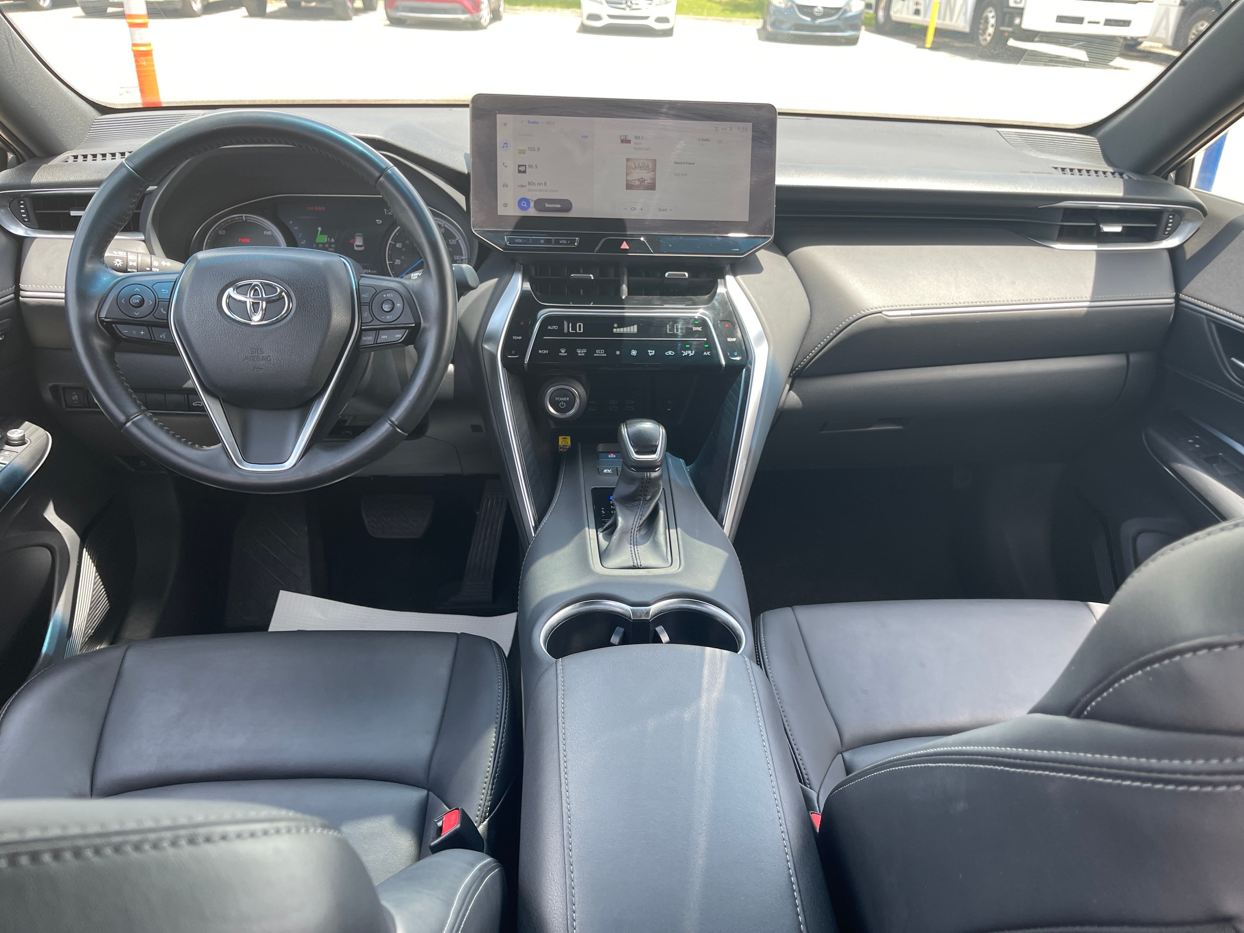 2023 Toyota Venza XLE 3