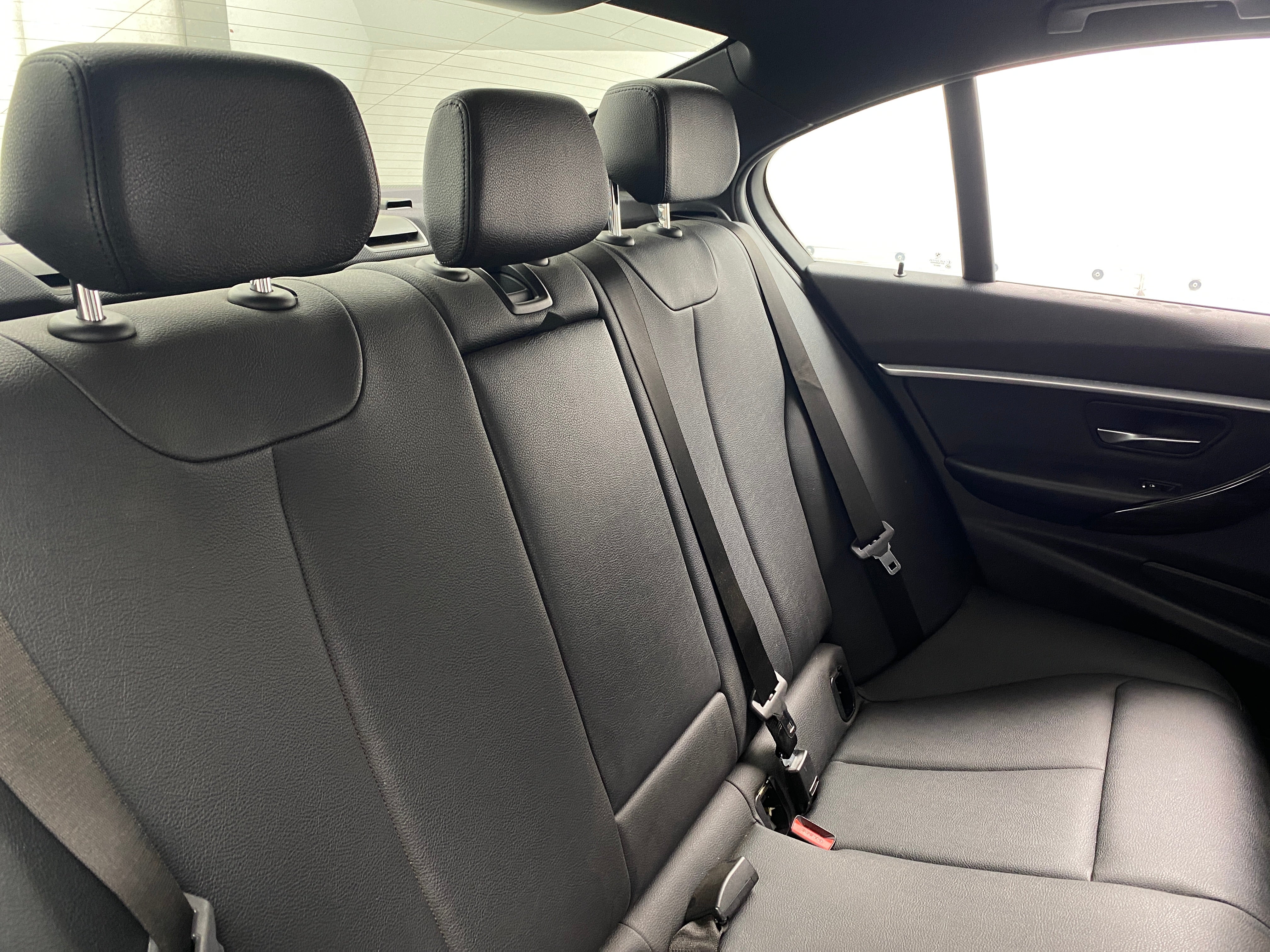 2017 BMW 3 Series 330i 6