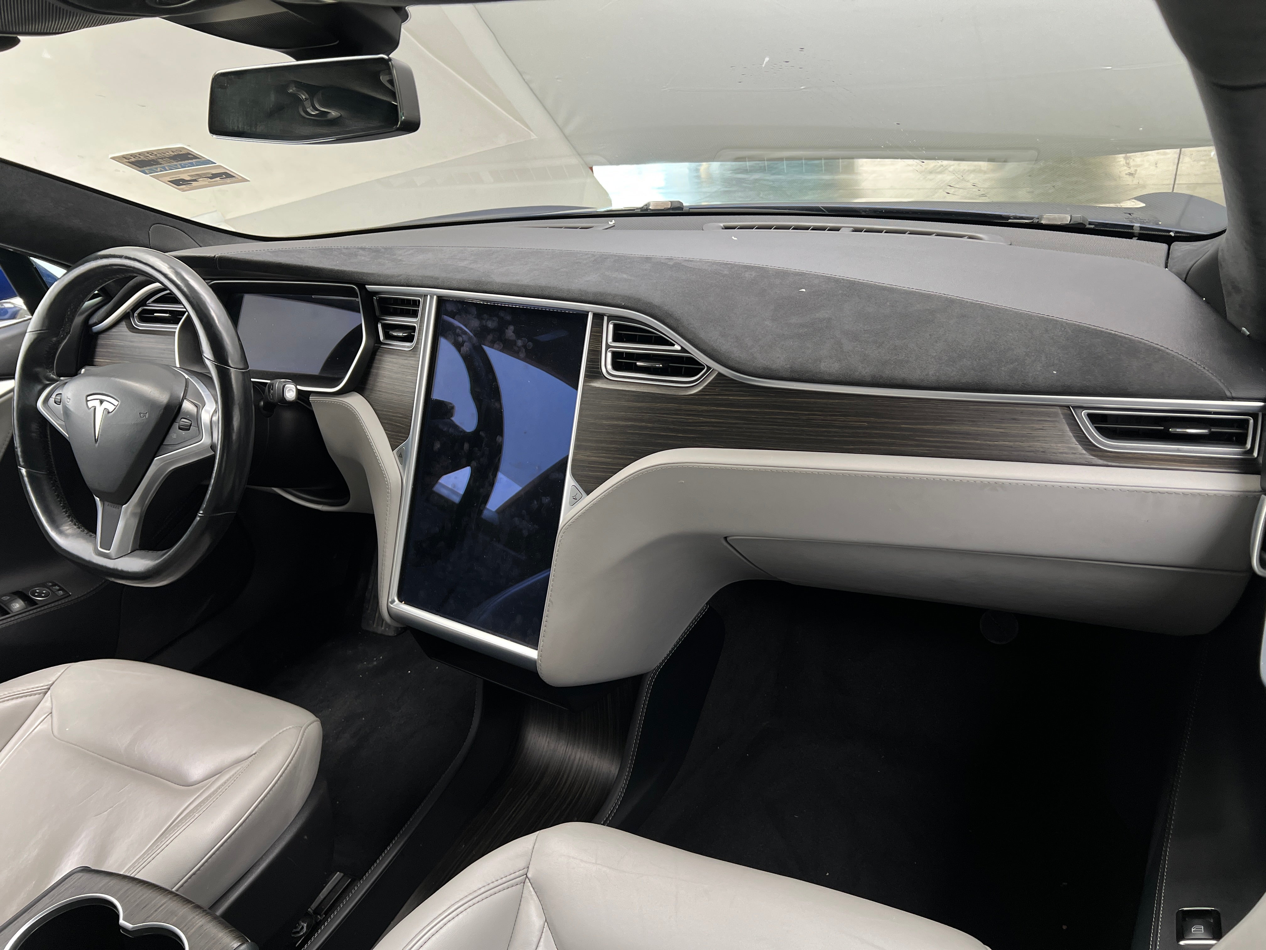 2015 Tesla Model S 85D 3