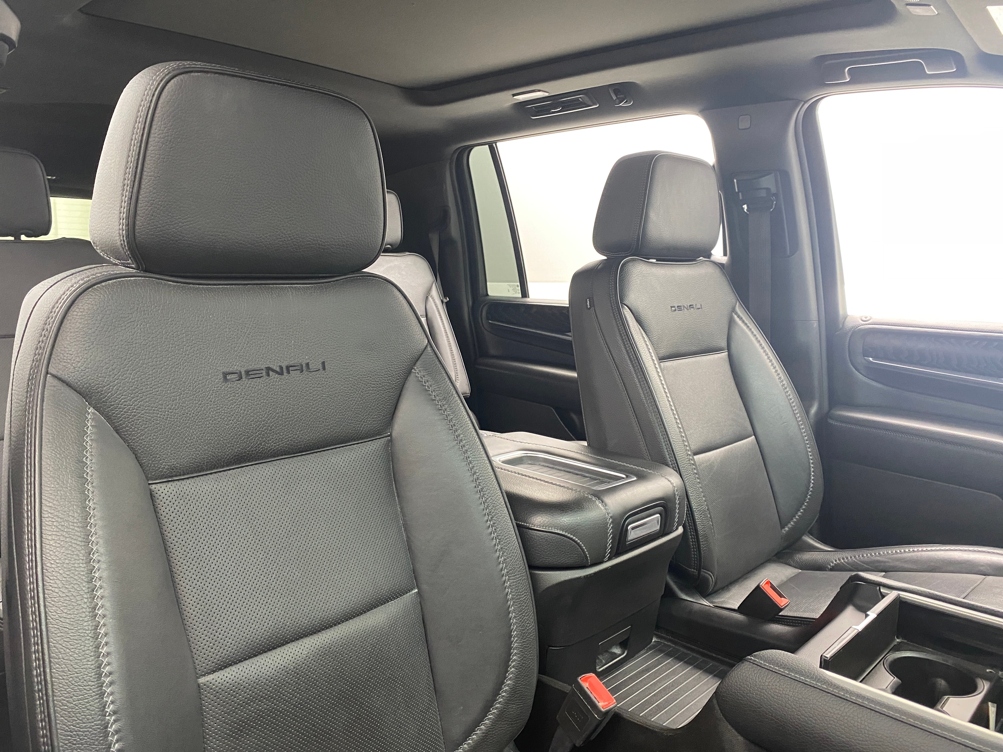 2021 GMC Yukon XL Denali 2