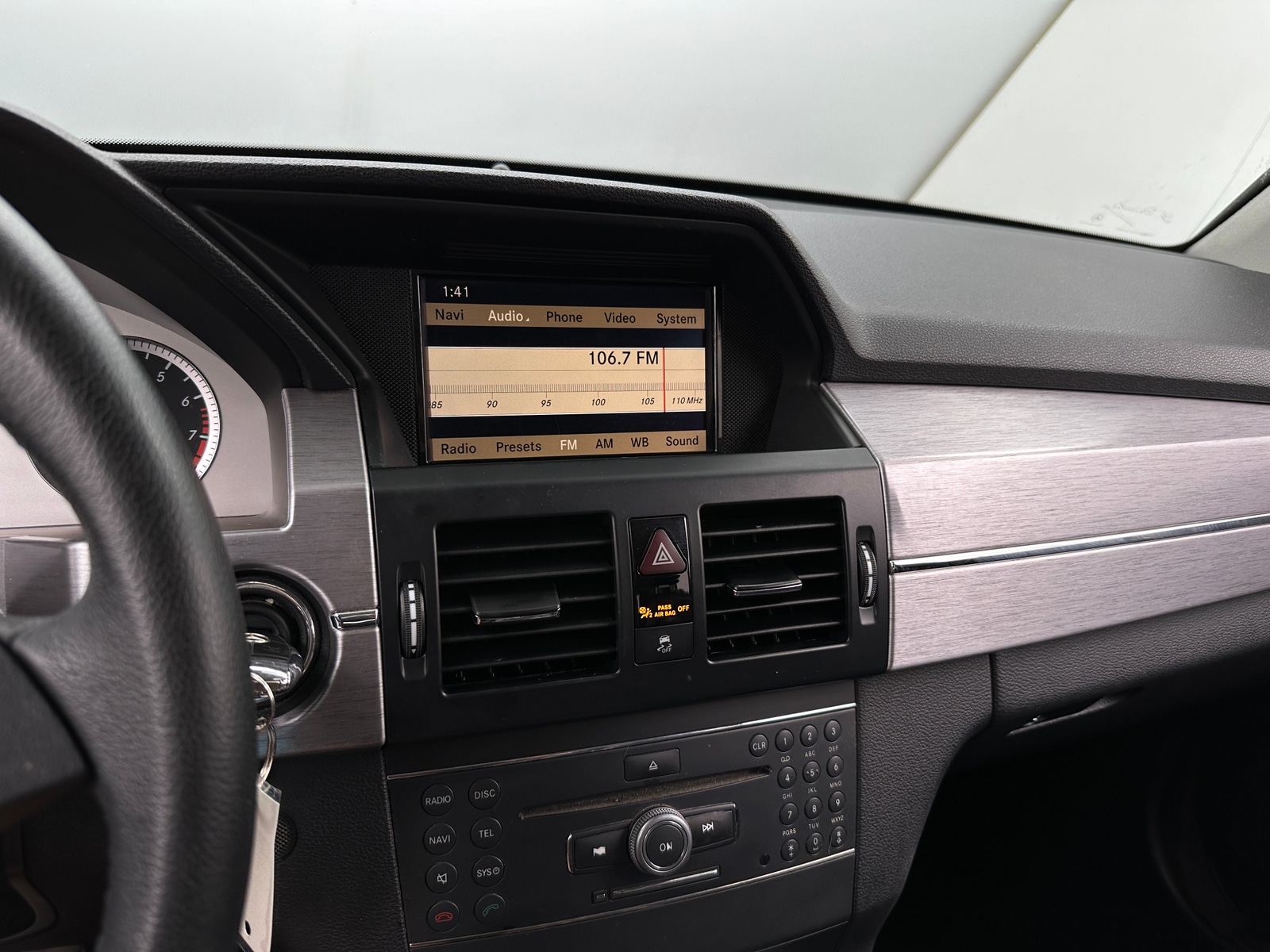 Thumbnail: 2010 Mercedes-Benz GLK - 4